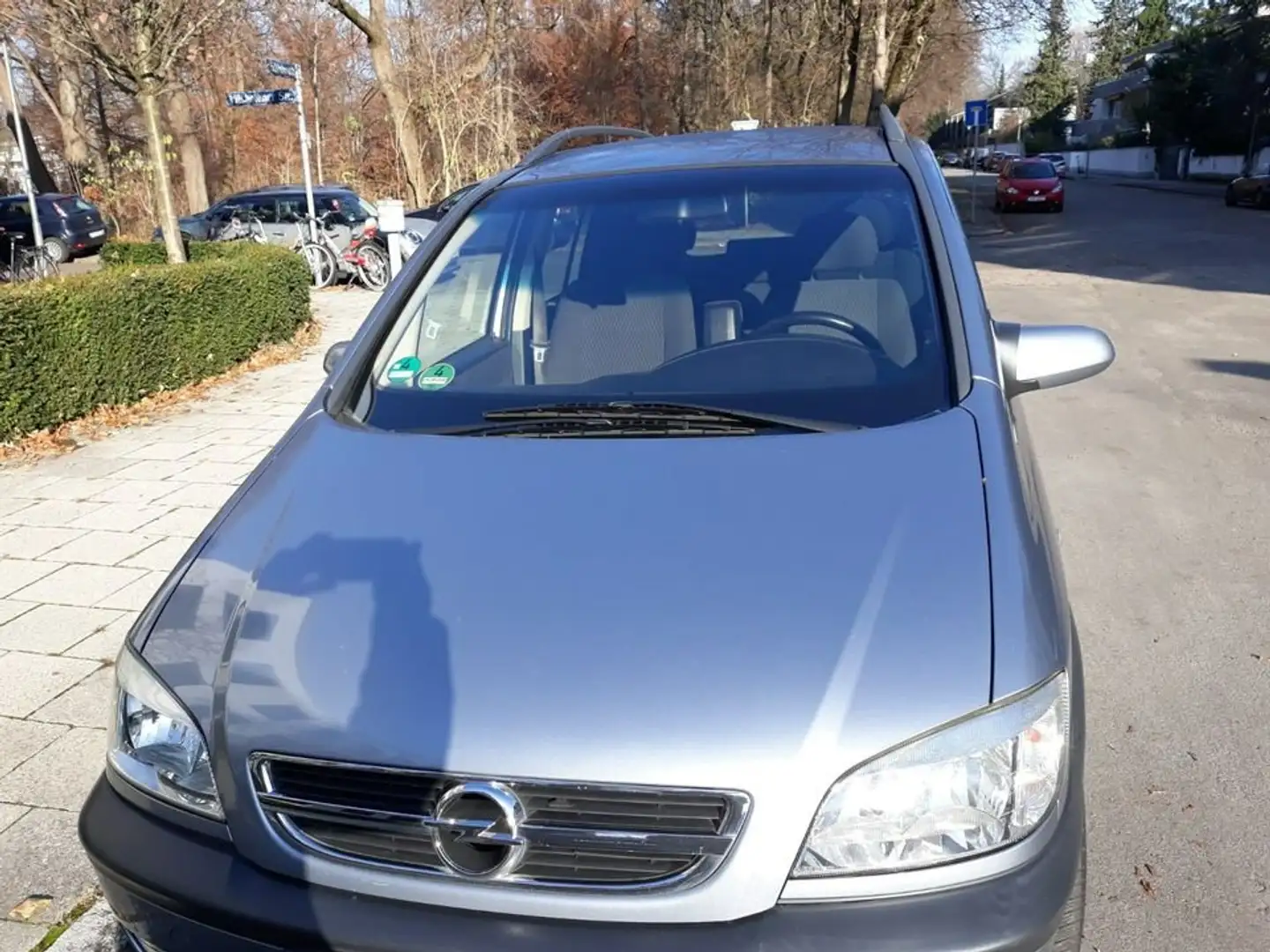 Opel Zafira Zafira 1.8 Elegance srebrna - 2