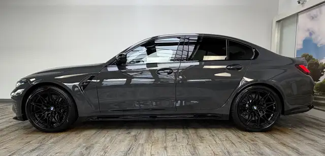BMW M3 view 3