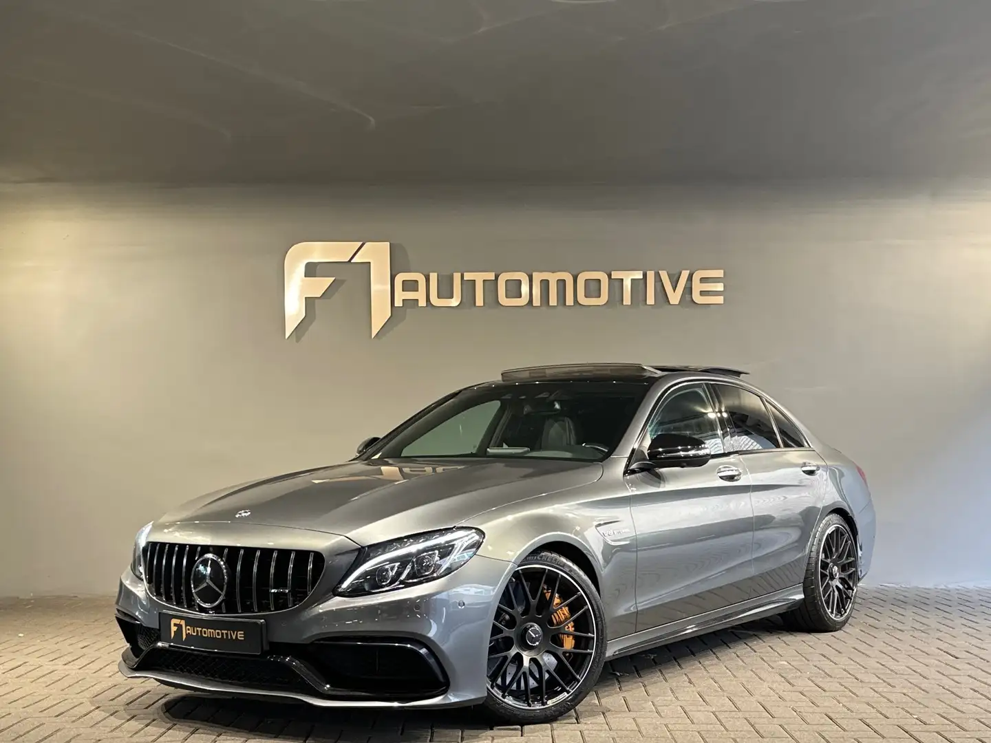 Mercedes-Benz C 63 AMG S Pano|Kuip|Ceramic|HuD|360Cam Grijs - 1