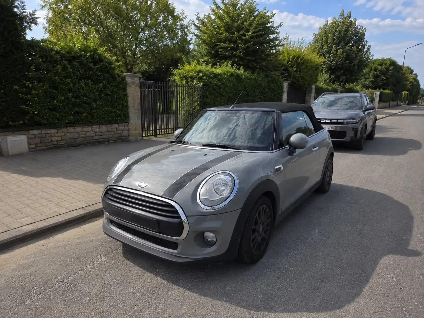 MINI Cooper D Cabrio Mini Cabriolet 1.5 D Cooper Grau - 1