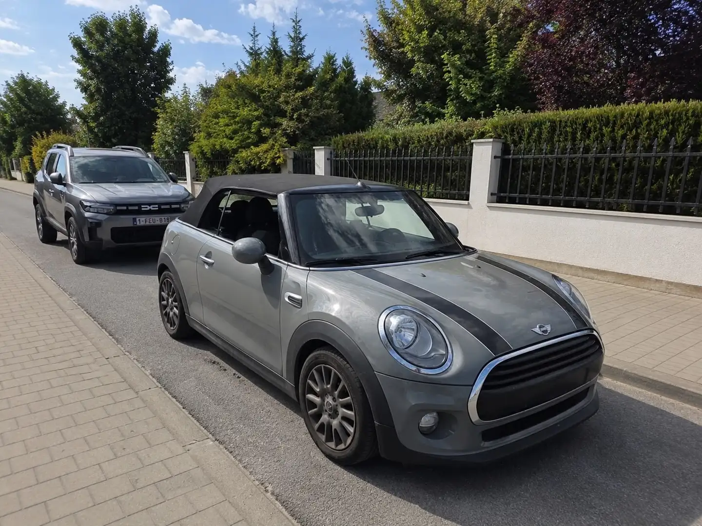 MINI Cooper D Cabrio Mini Cabriolet 1.5 D Cooper Grau - 2