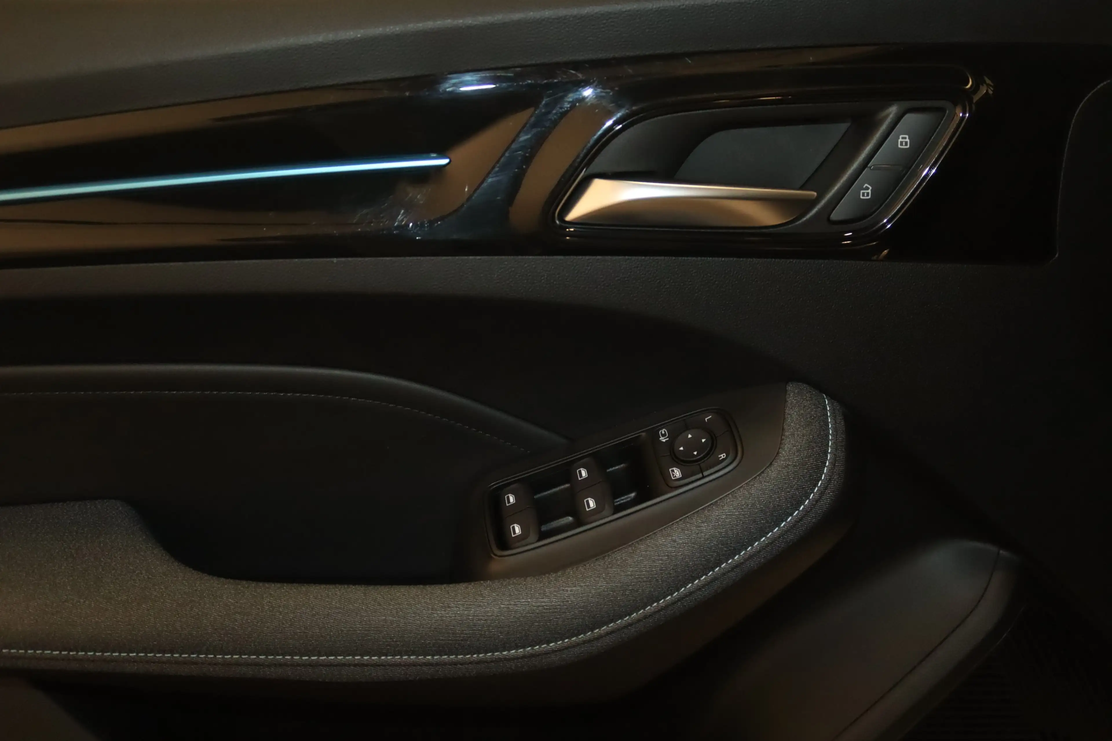 MG MG5 Luxury 61,1 kw h-NAV-LED-360°-APPS-LEDER- — photo 10