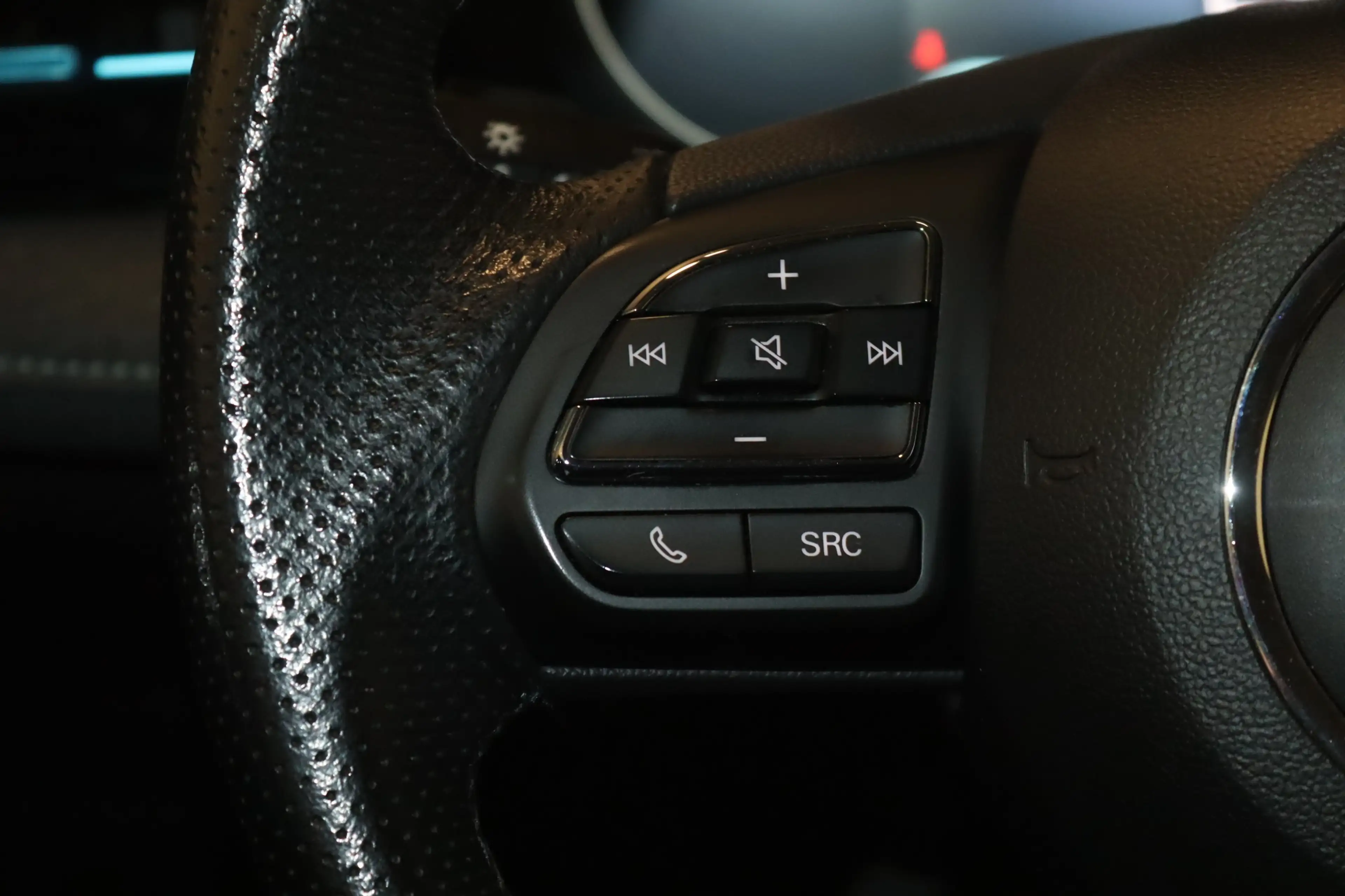 MG MG5 Luxury 61,1 kw h-NAV-LED-360°-APPS-LEDER- — photo 13