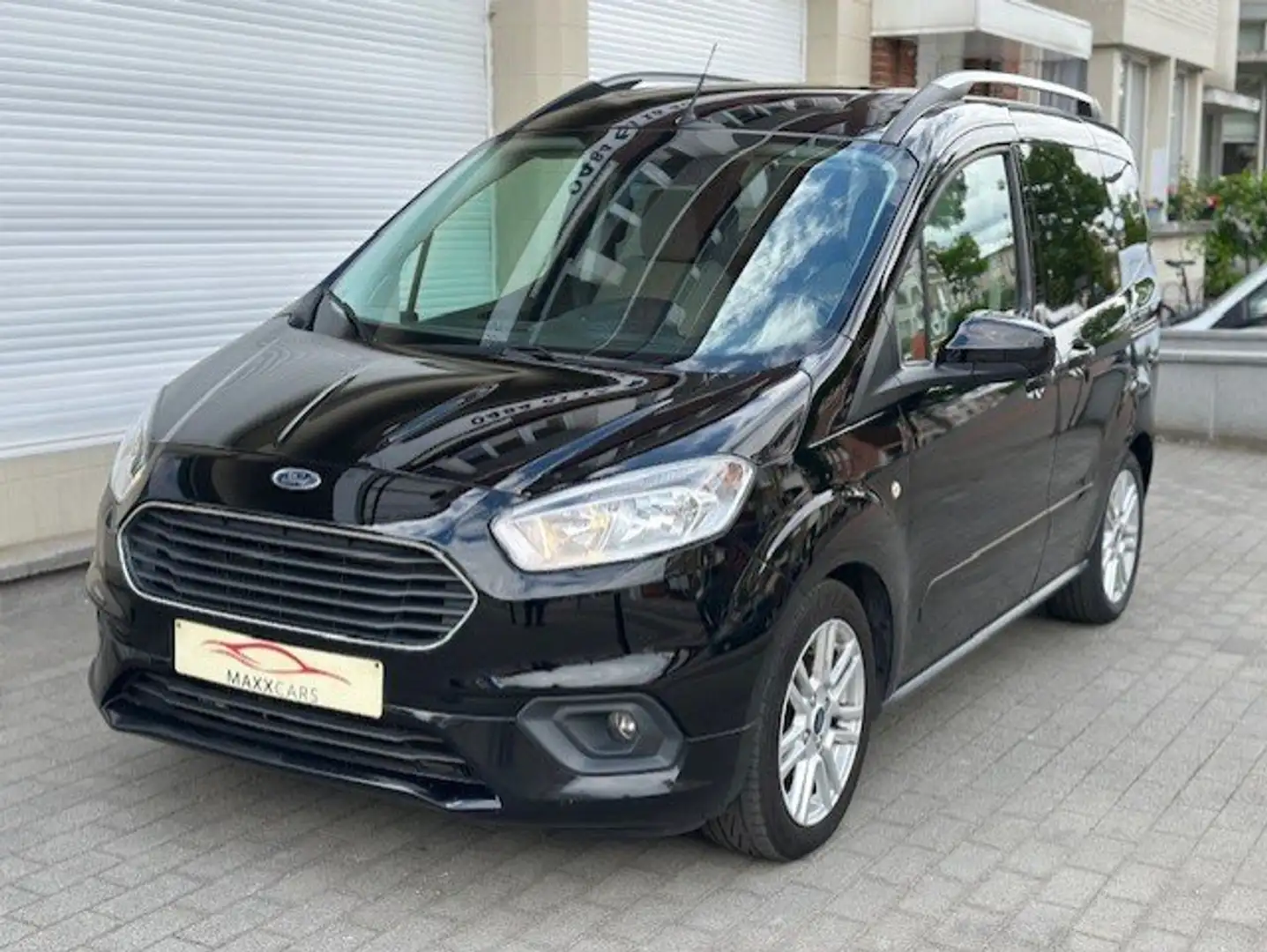Ford Tourneo Courier 1.0 EcoBoost Titanium (EU6.2) GERESERVEERD Zwart - 1