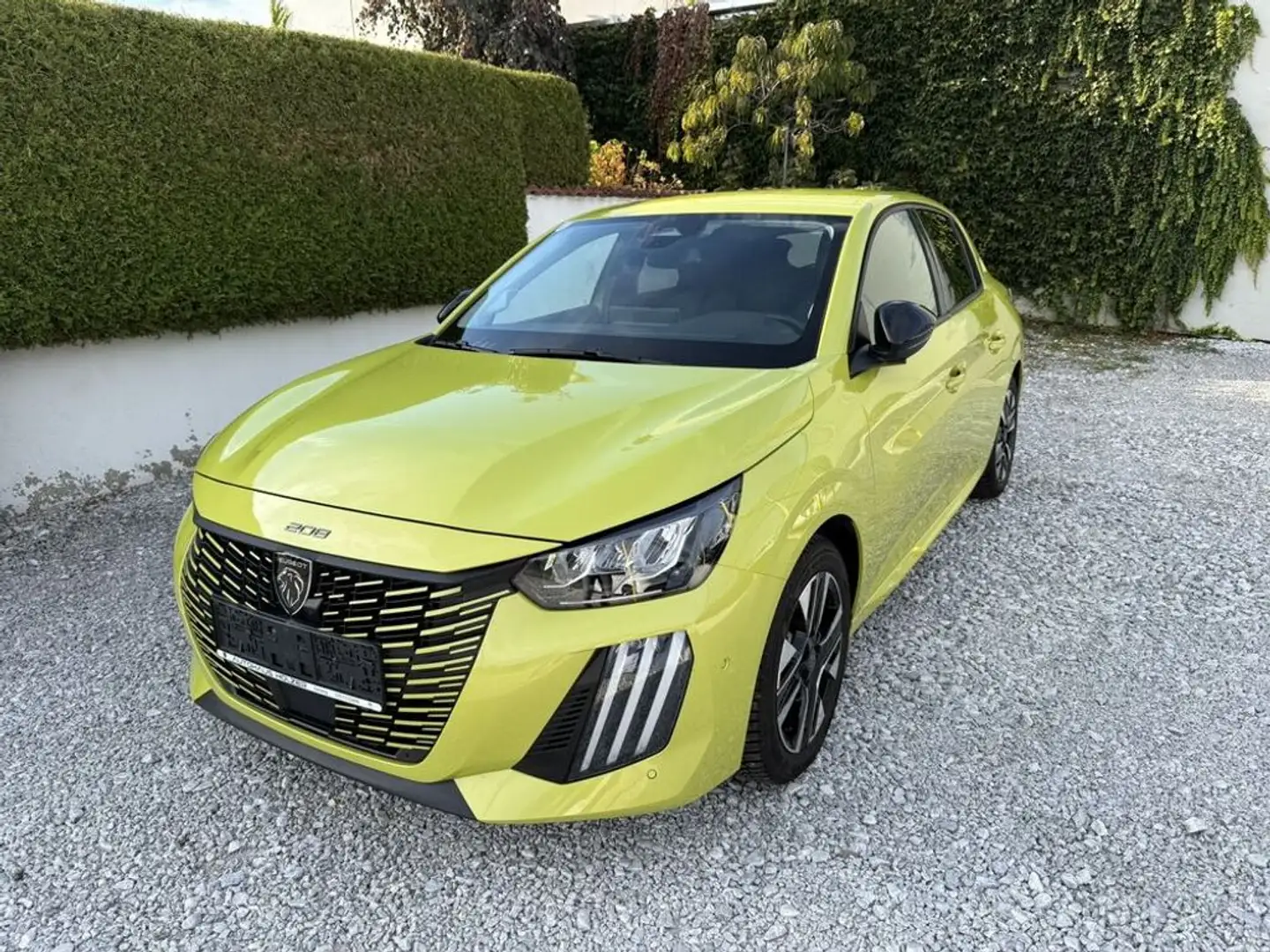 Peugeot 208 Allure PT 100 Gelb - 1