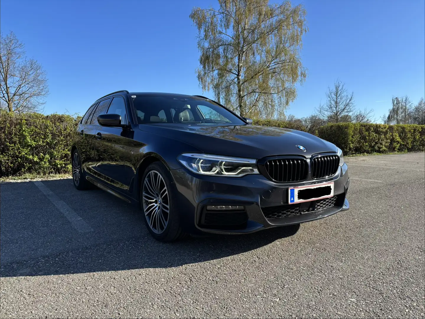 BMW 540 540d xDrive Touring Aut. M-Sportpaket Grau - 1