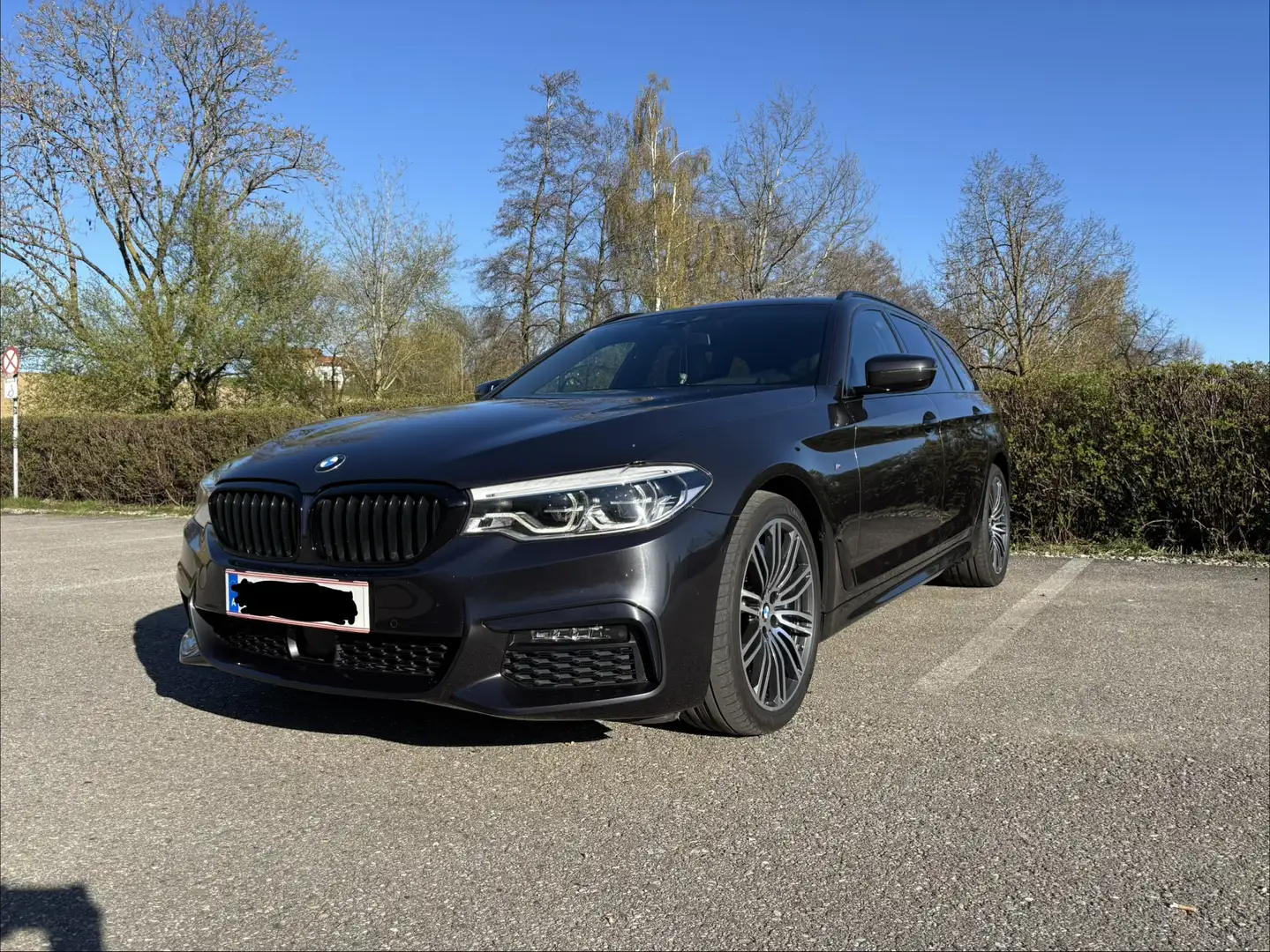 BMW 540 540d xDrive Touring Aut. M-Sportpaket Grau - 2