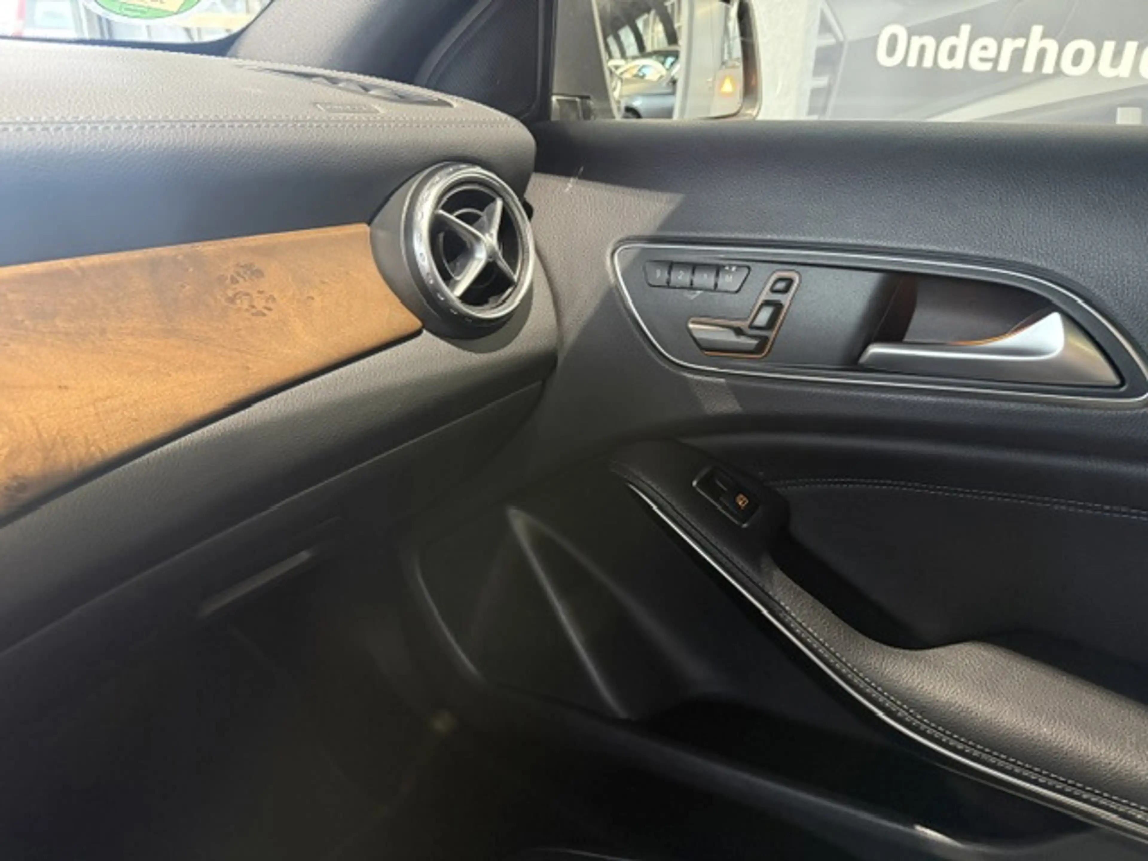Mercedes-Benz GLA 200 Prestige Aut.1e eig.|Pano|Leder|Navi|Cruise — photo 11