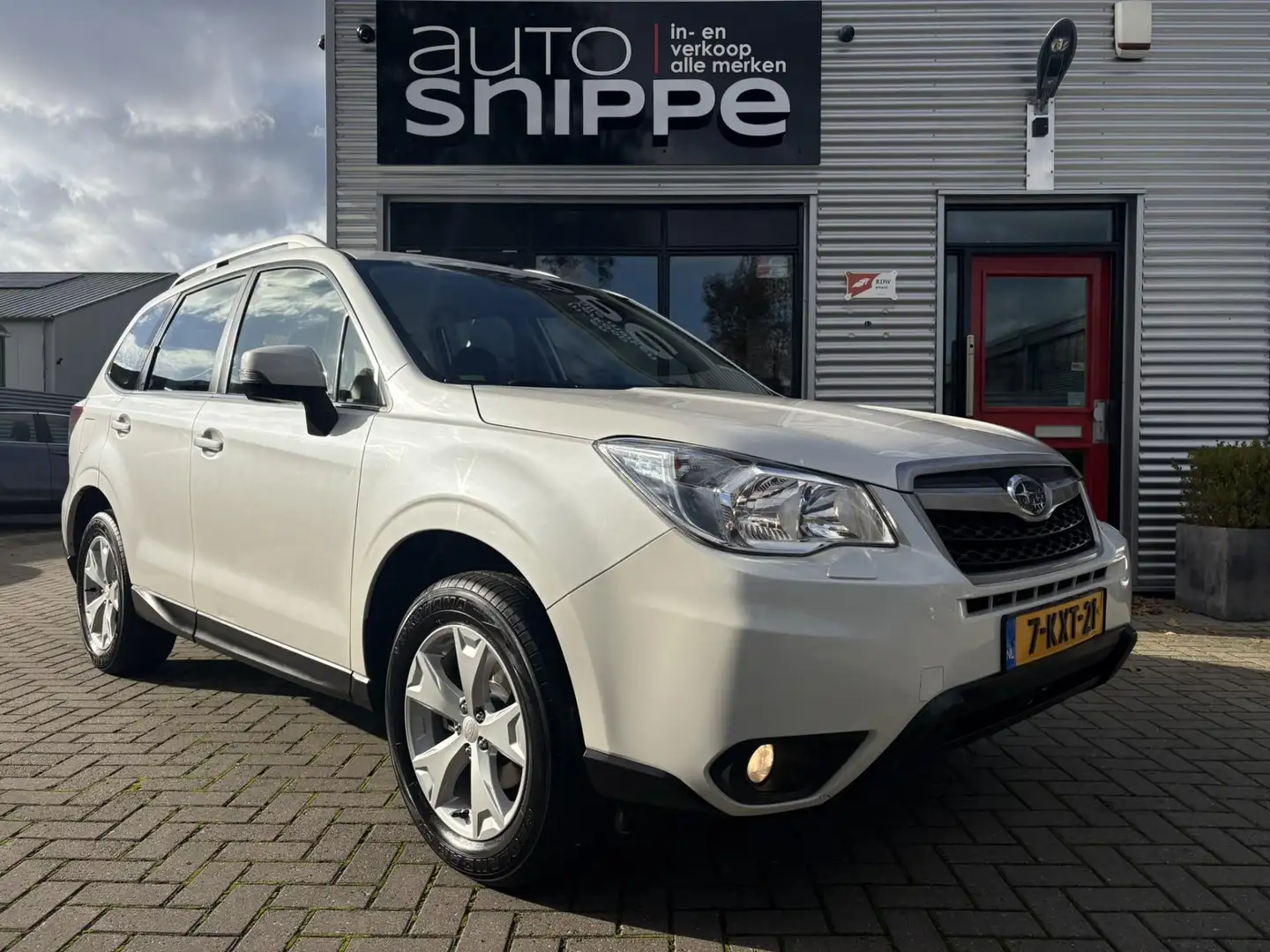 Subaru Forester 2.0 Luxury -AUTOMAAT-TREKHAAK-2000 KG TREKGEWICHT- Wit - 2