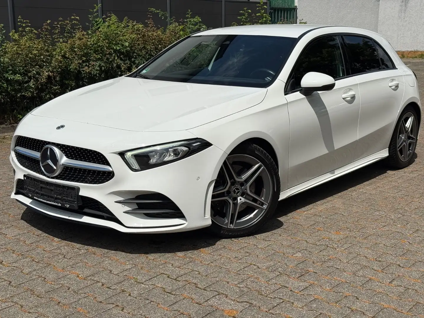 Mercedes-Benz A 220 *AMG-LINE*AUTOM*ALCANTARA*WIDESCREEN*TOP* Weiß - 1