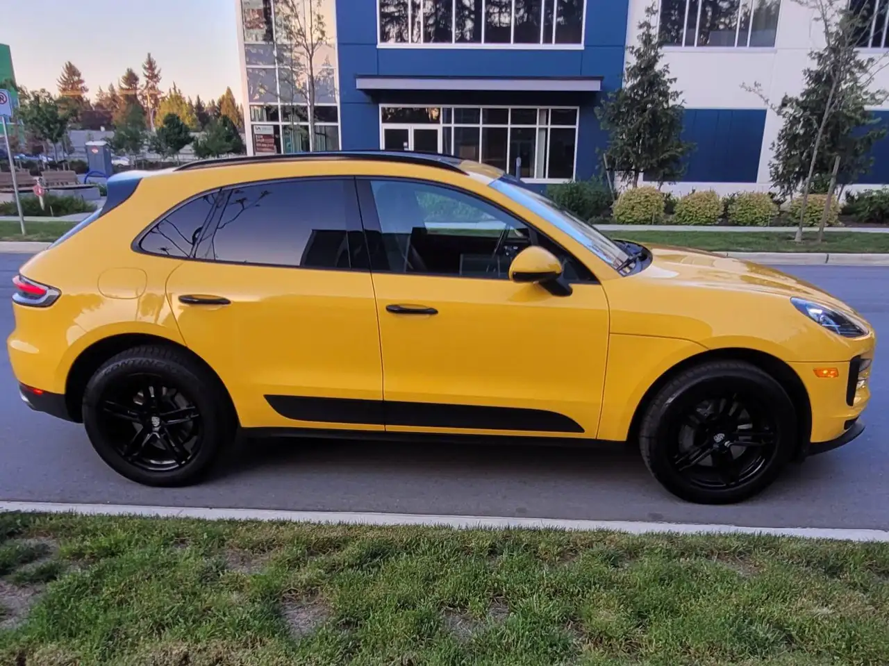 Porsche Macan снимка Porsche Macan