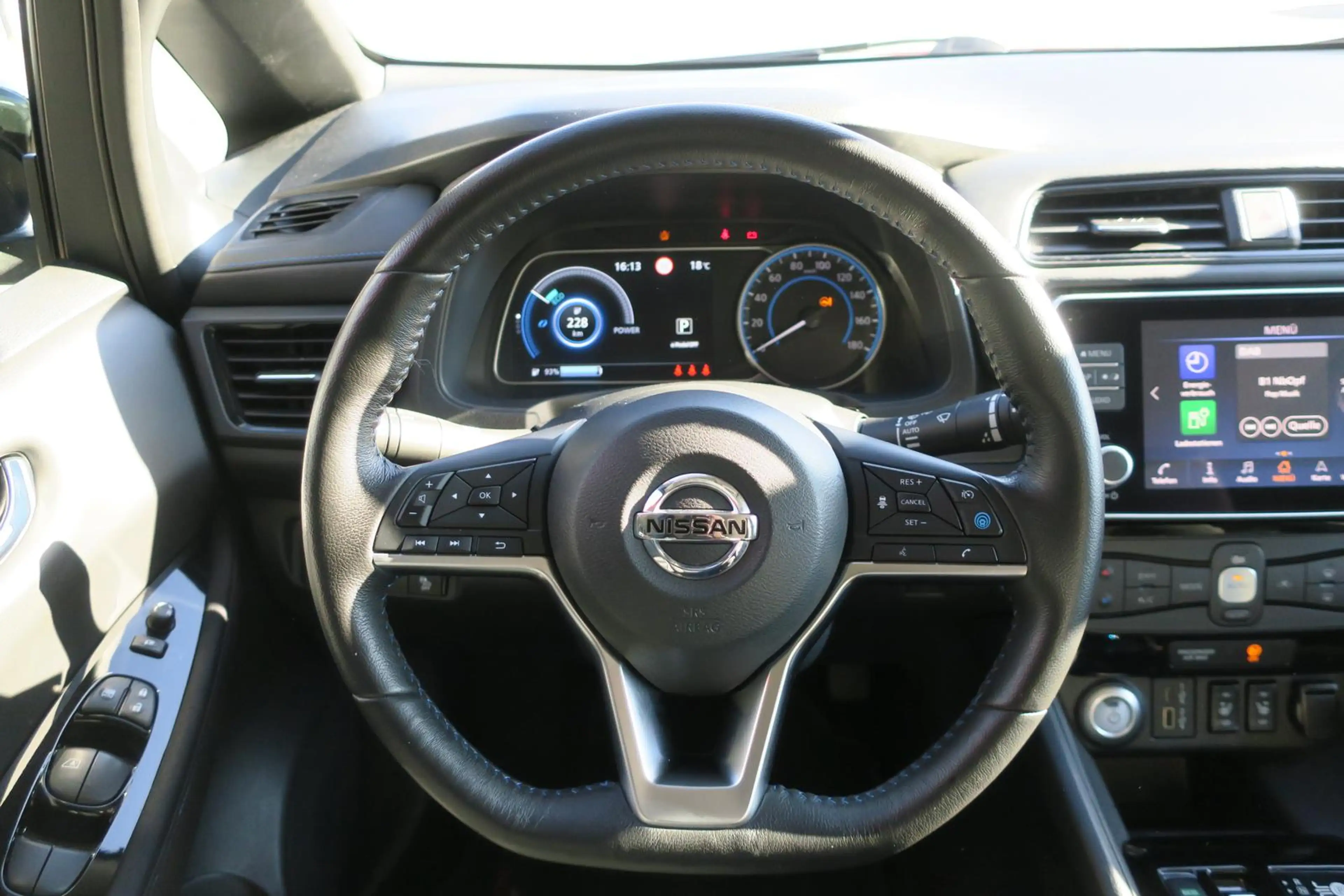 Nissan Leaf 40kWh N-CONNECTA NAVI LED AVM SHZ ProPilot — photo 14