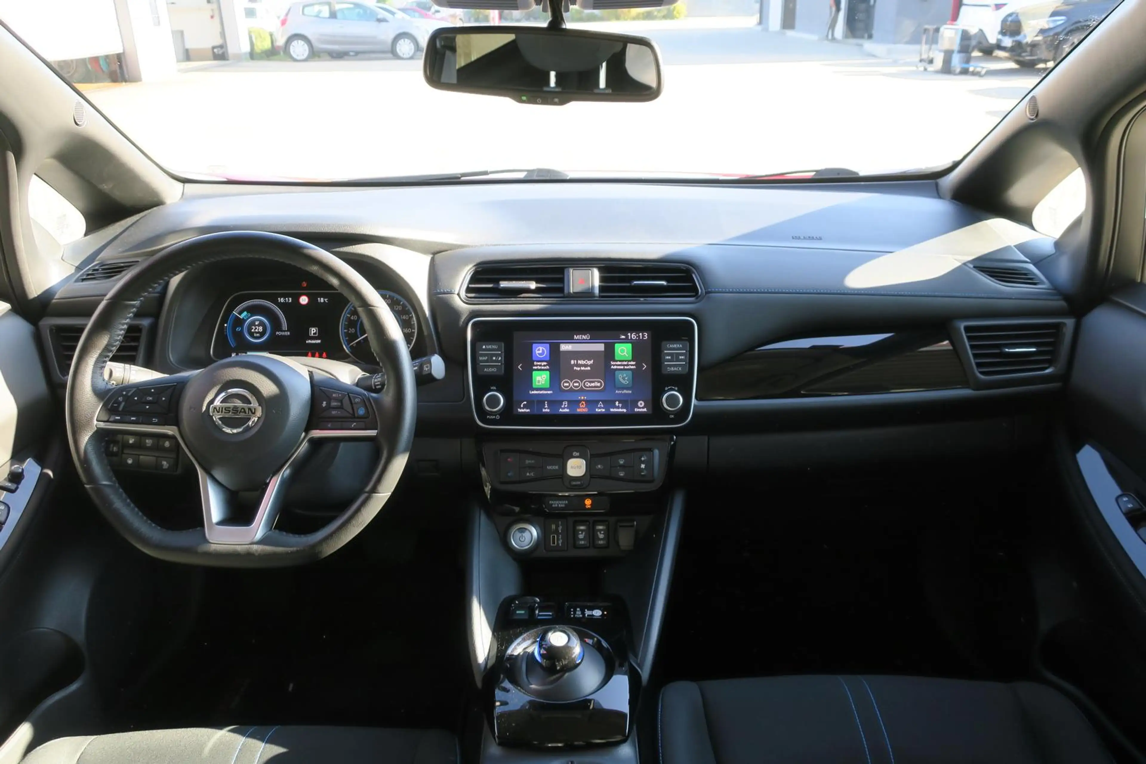 Nissan Leaf 40kWh N-CONNECTA NAVI LED AVM SHZ ProPilot — photo 13