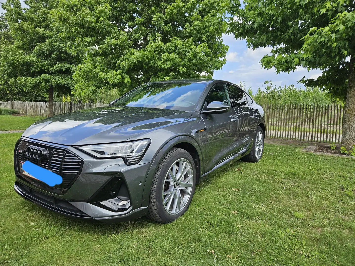 Audi Q8 e-tron sportback S-LINE Gris - 2
