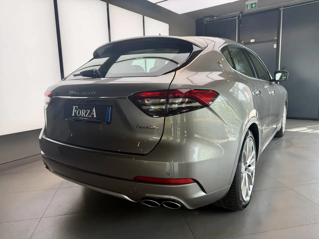 Maserati Levante 2021 — фото 15