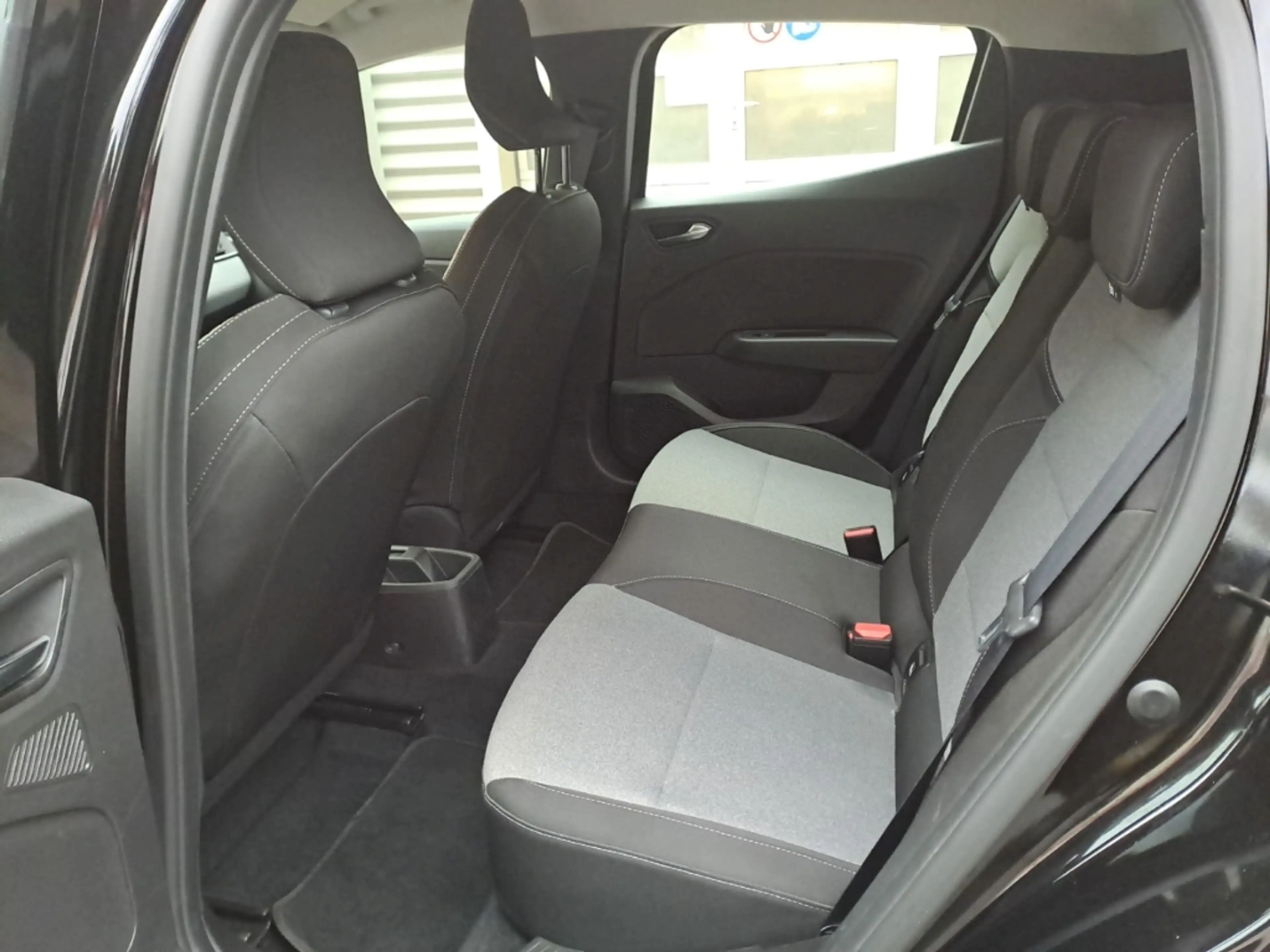 Renault Clio EVOLUTION TCe 90 Evolution KLIMA+SHZ+PDC+USB+LED+D — photo 11