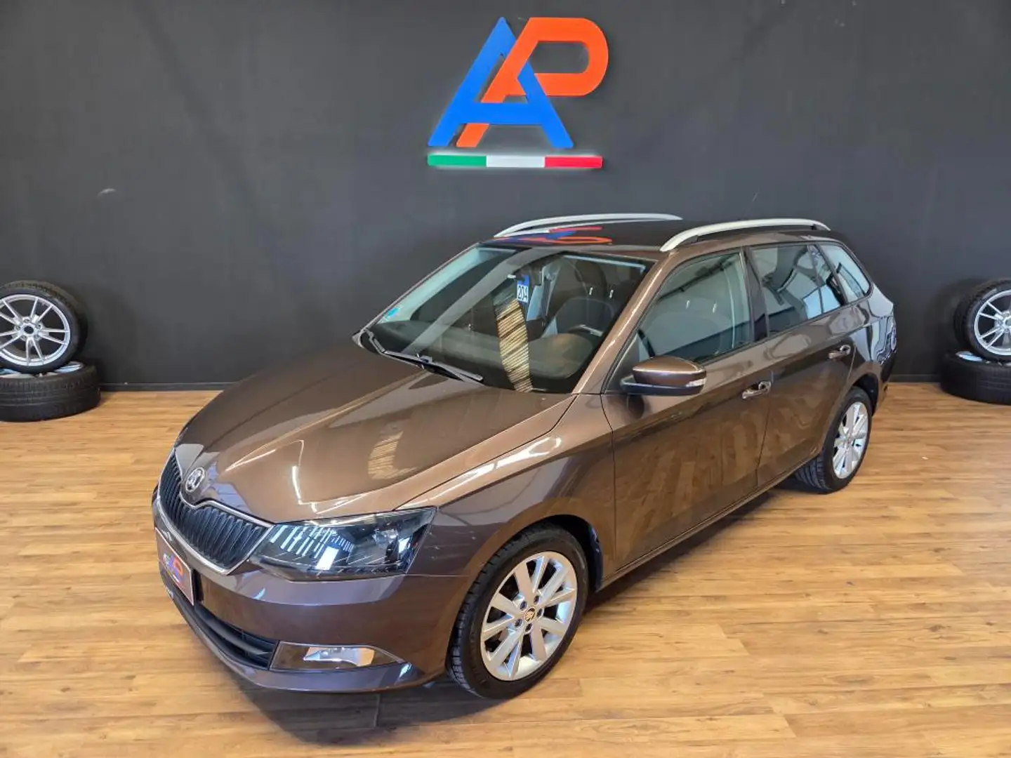 Skoda Fabia 1.4 tdi Style 90cv Bronze - 2