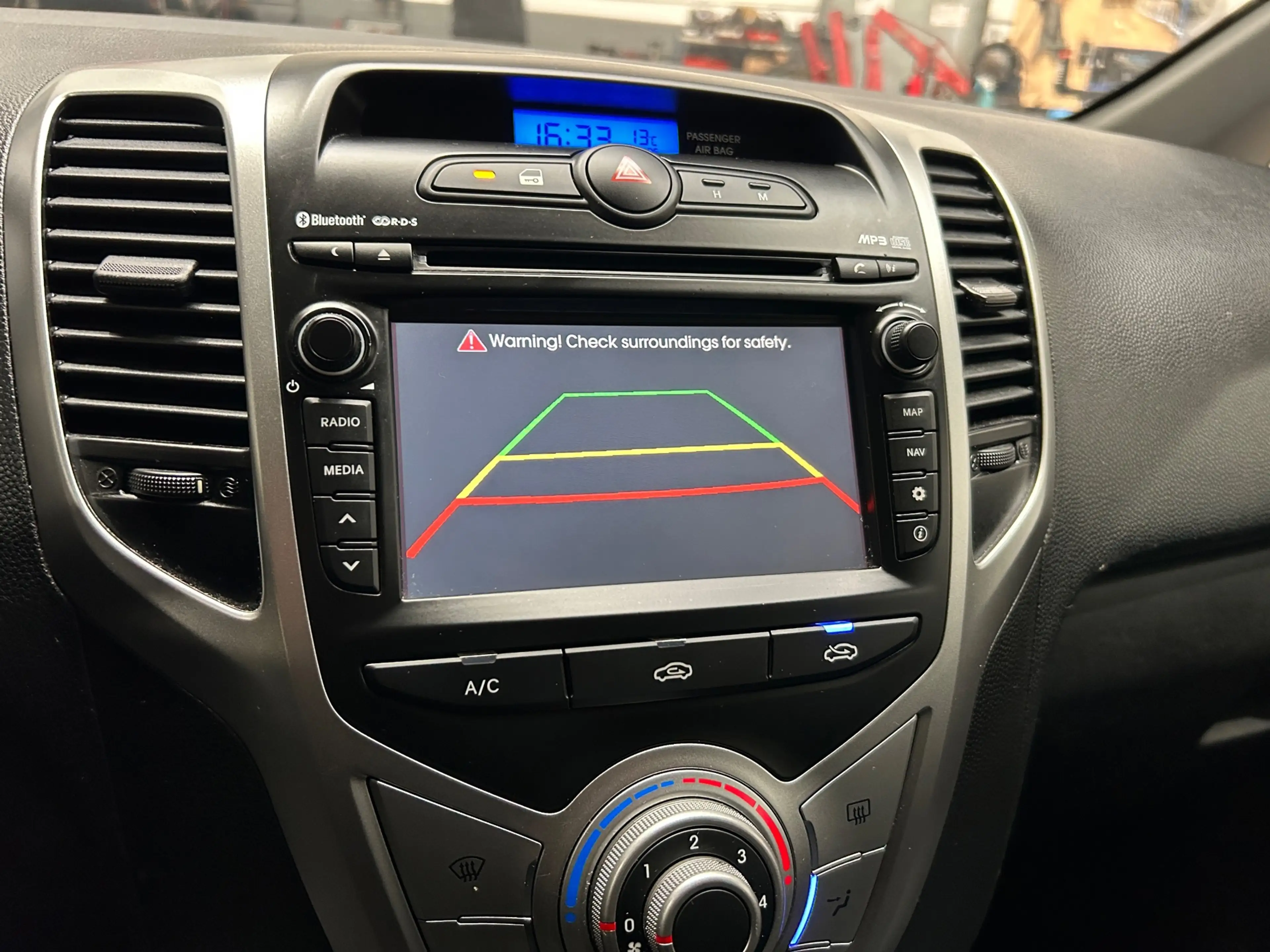 Hyundai iX20 1.4i i-Magine — photo 12