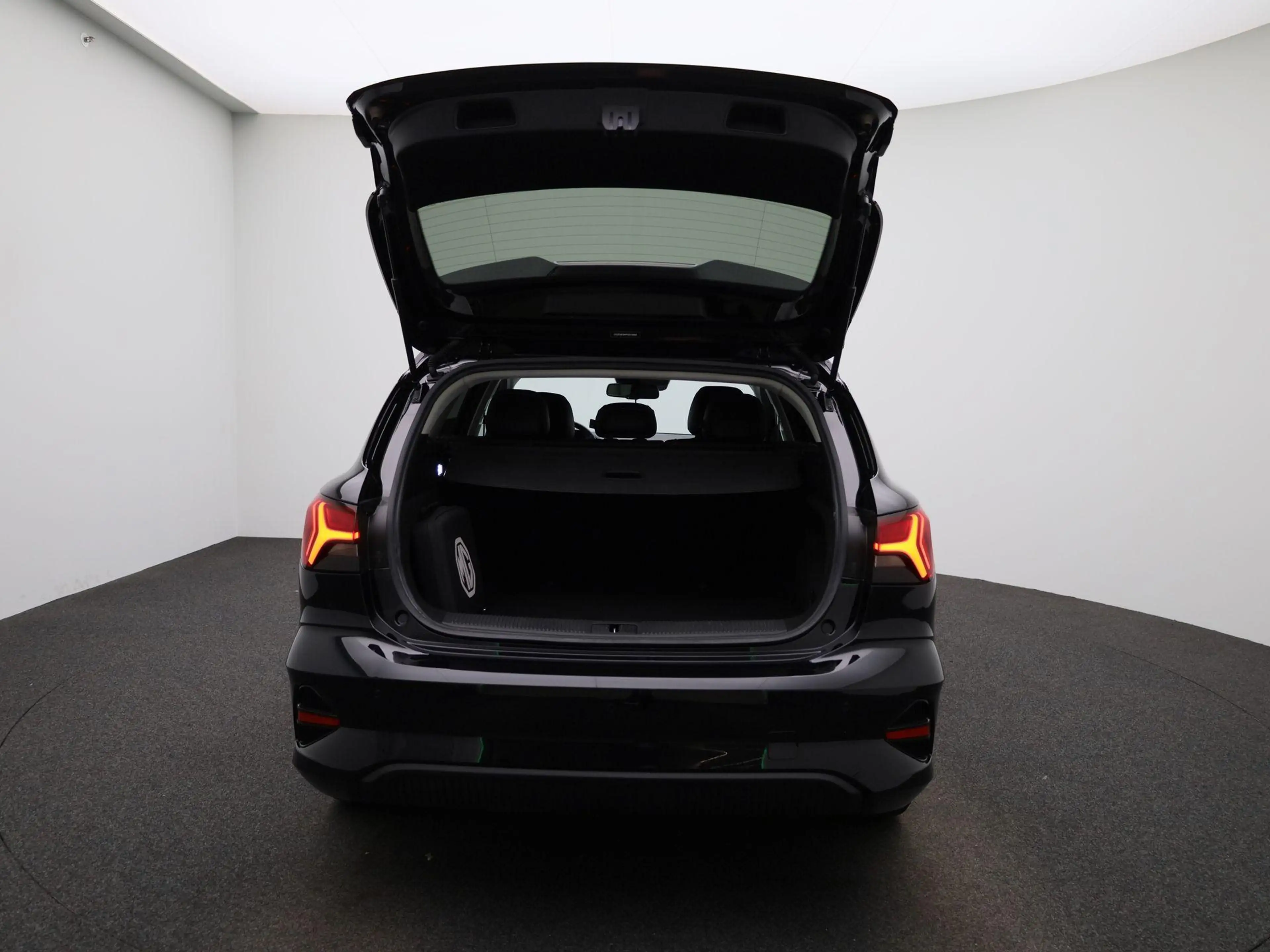 MG MG5 Long Range Luxury 61 kWh — photo 11