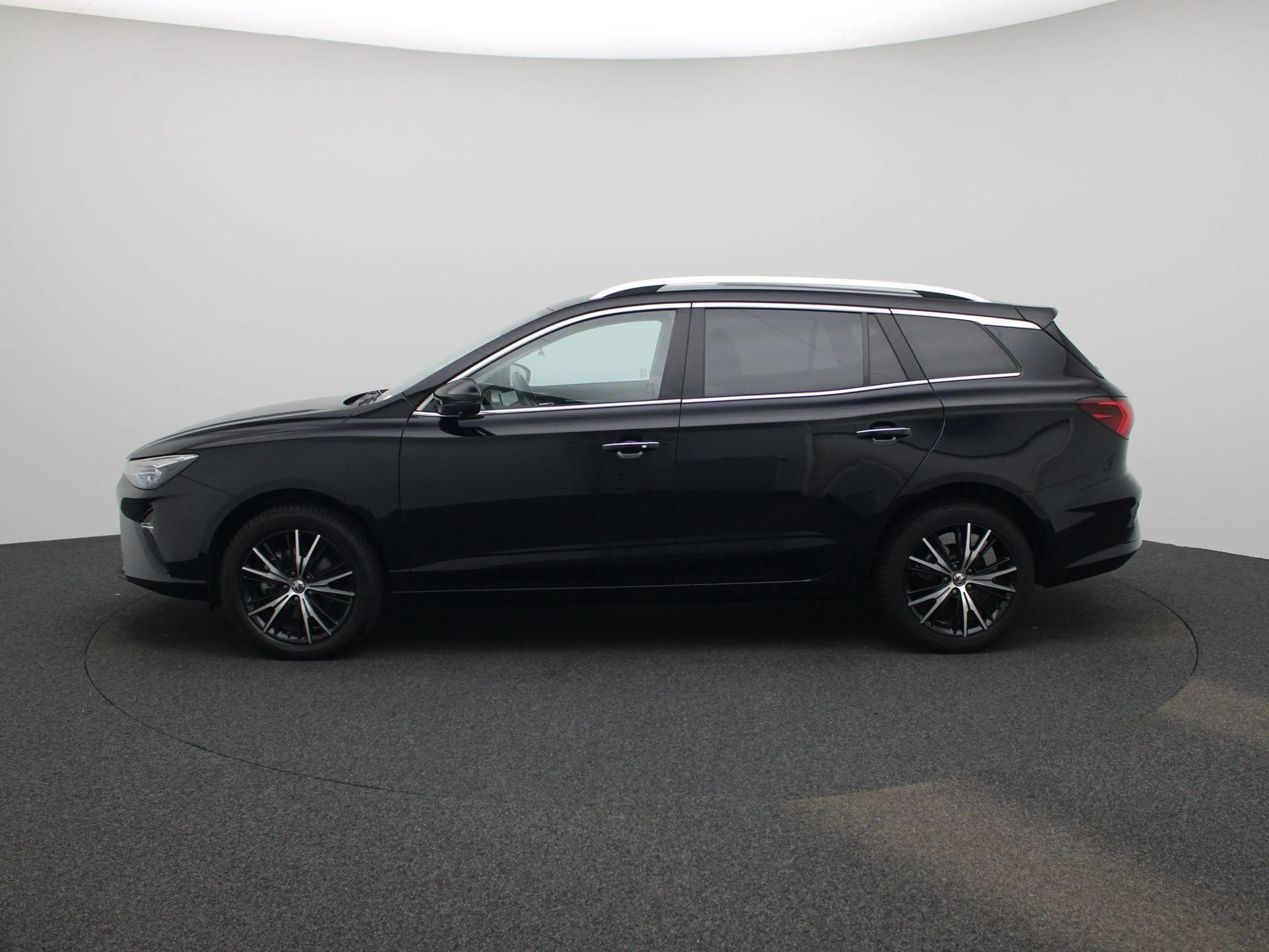 MG MG5 Long Range Luxury 61 kWh — photo 4