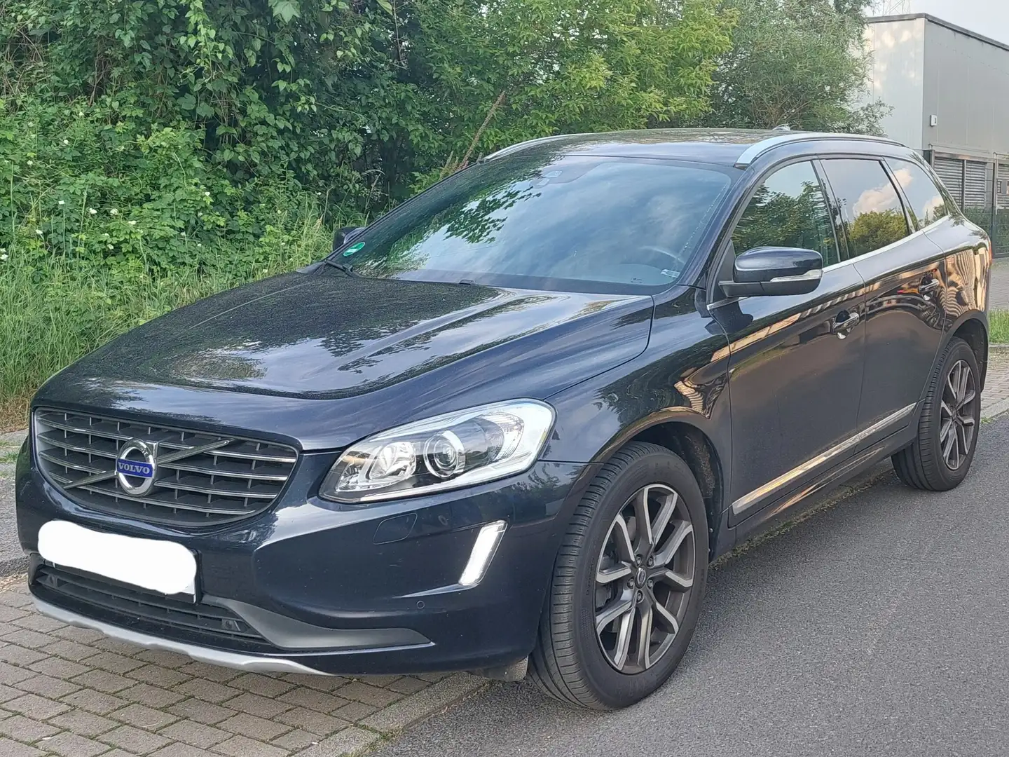 Volvo XC60 XC60 D4 Summum | 190 PS | Schiebedach Blau - 2