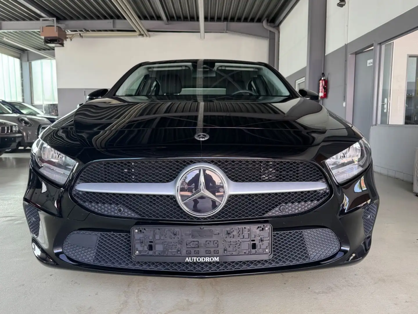 Mercedes-Benz A 250 e +1.Hand+Standheizung Schwarz - 2