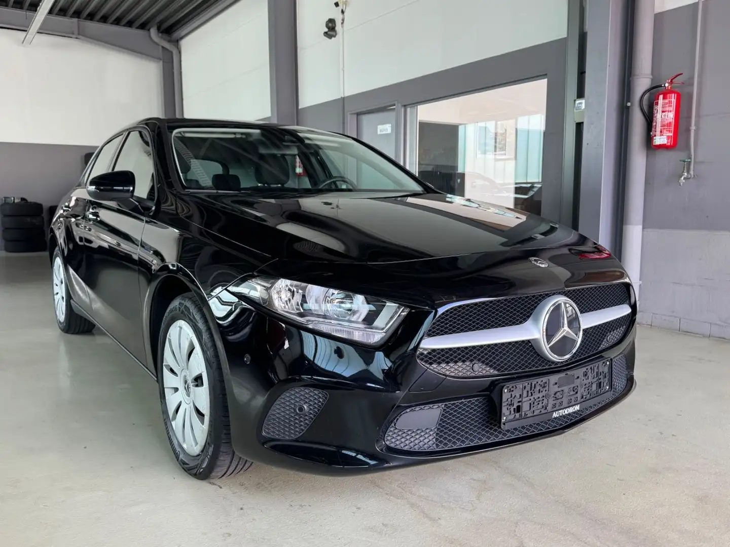 Mercedes-Benz A 250 e +1.Hand+Standheizung Schwarz - 1