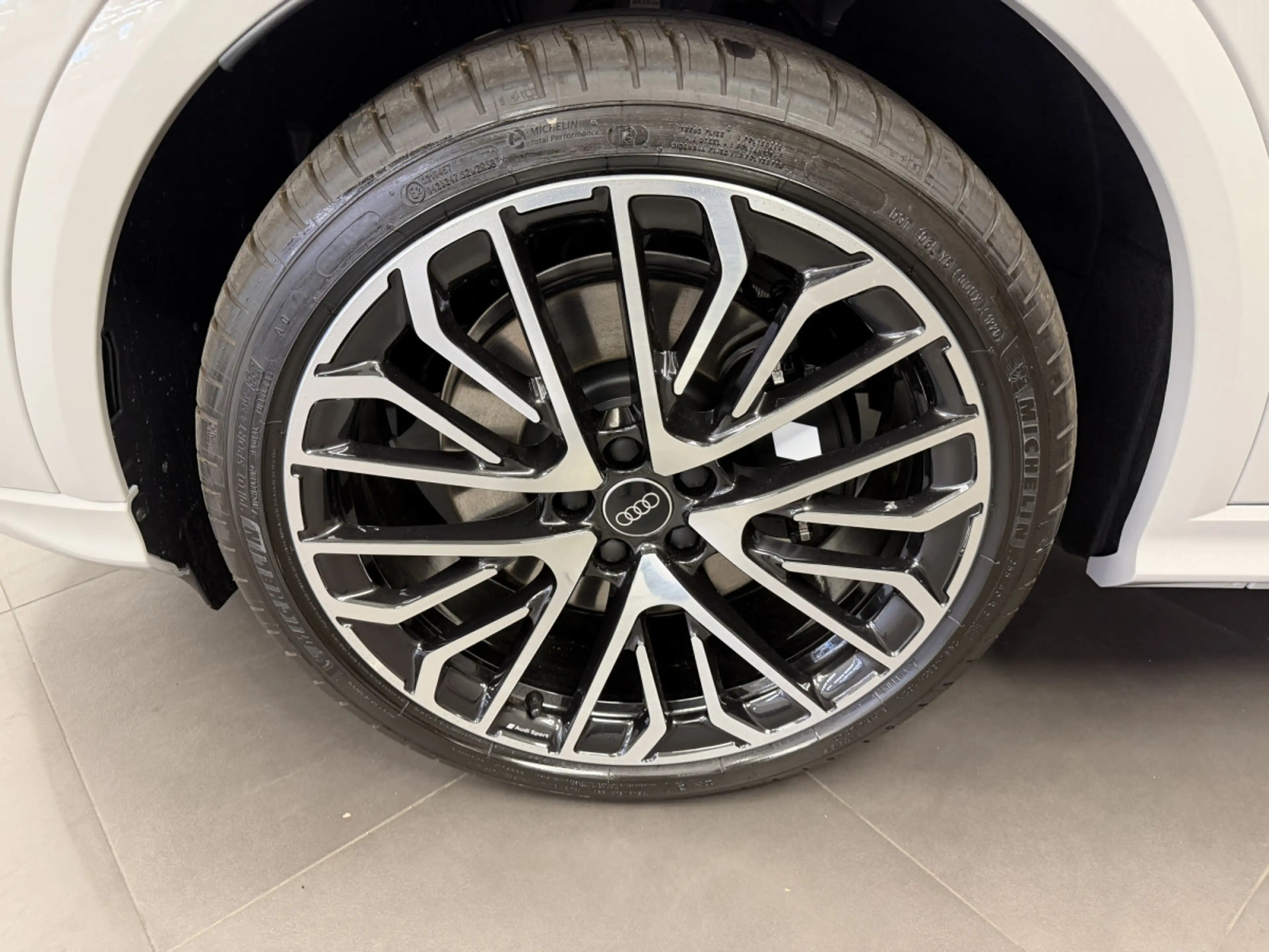 Audi SQ5 SUV 367 CH / 270 kW TFSI quattro S tronic — photo 10