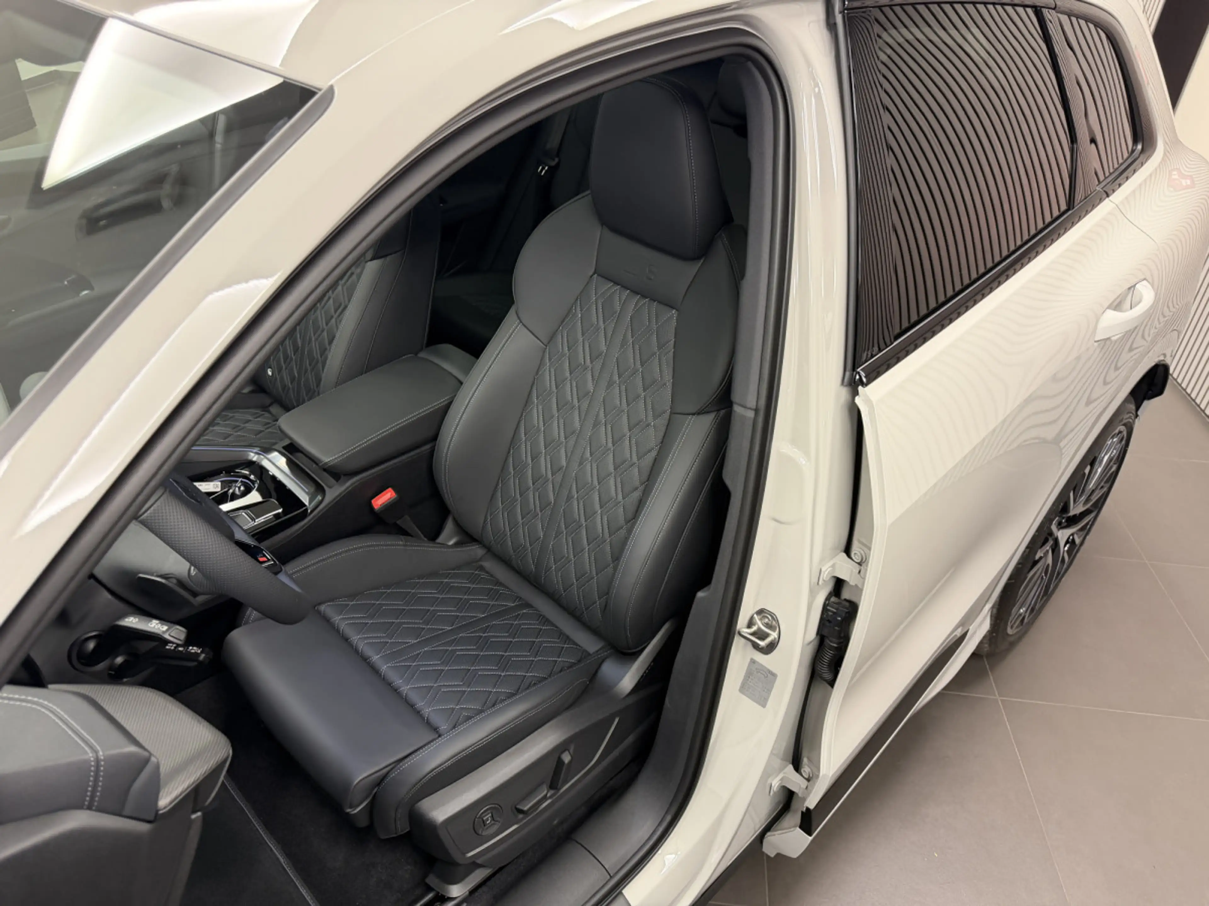 Audi SQ5 SUV 367 CH / 270 kW TFSI quattro S tronic — photo 2