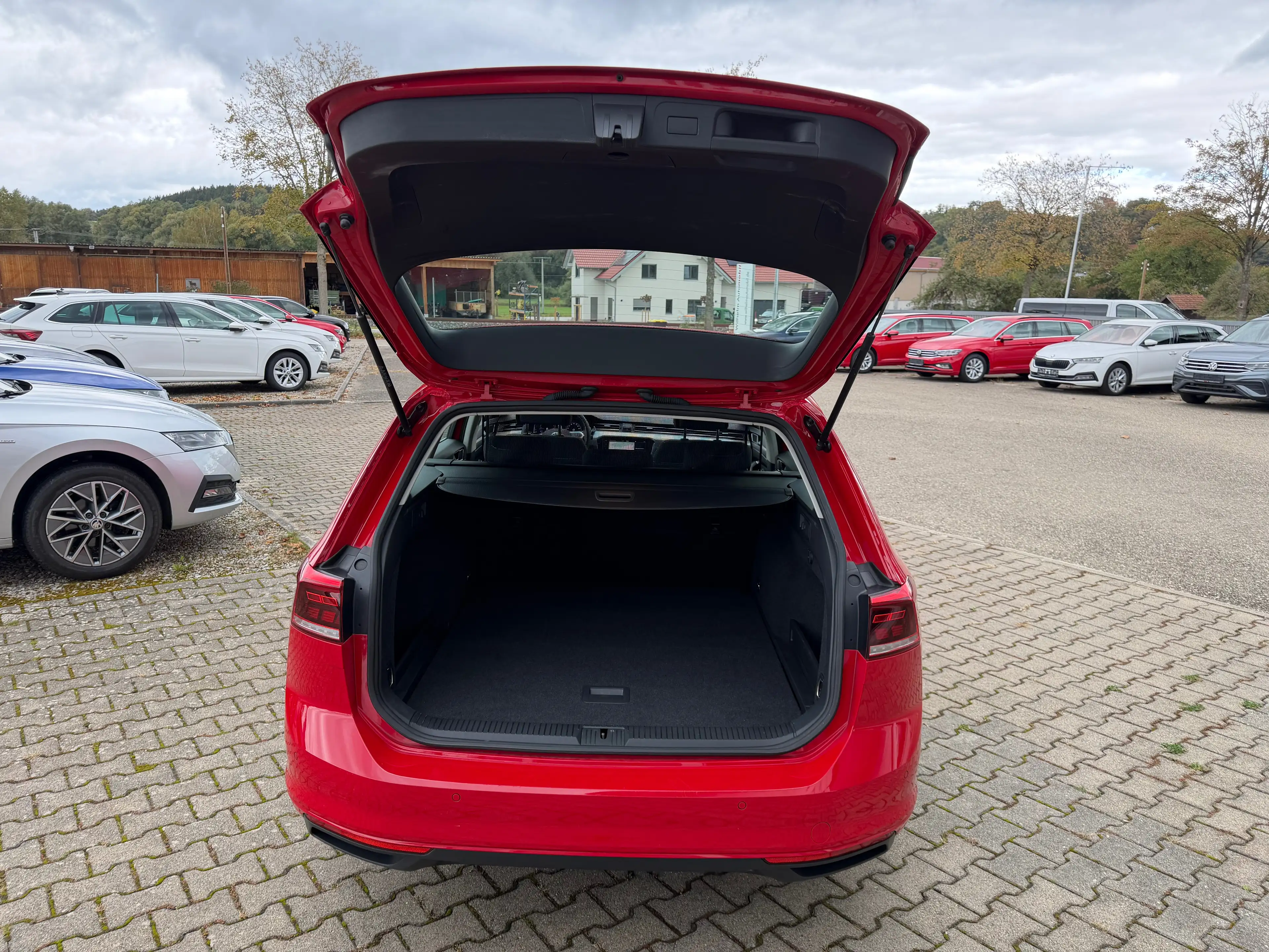 Volkswagen Passat Variant Business Massage RearView VZE ACC APP Virtual Digi — photo 12