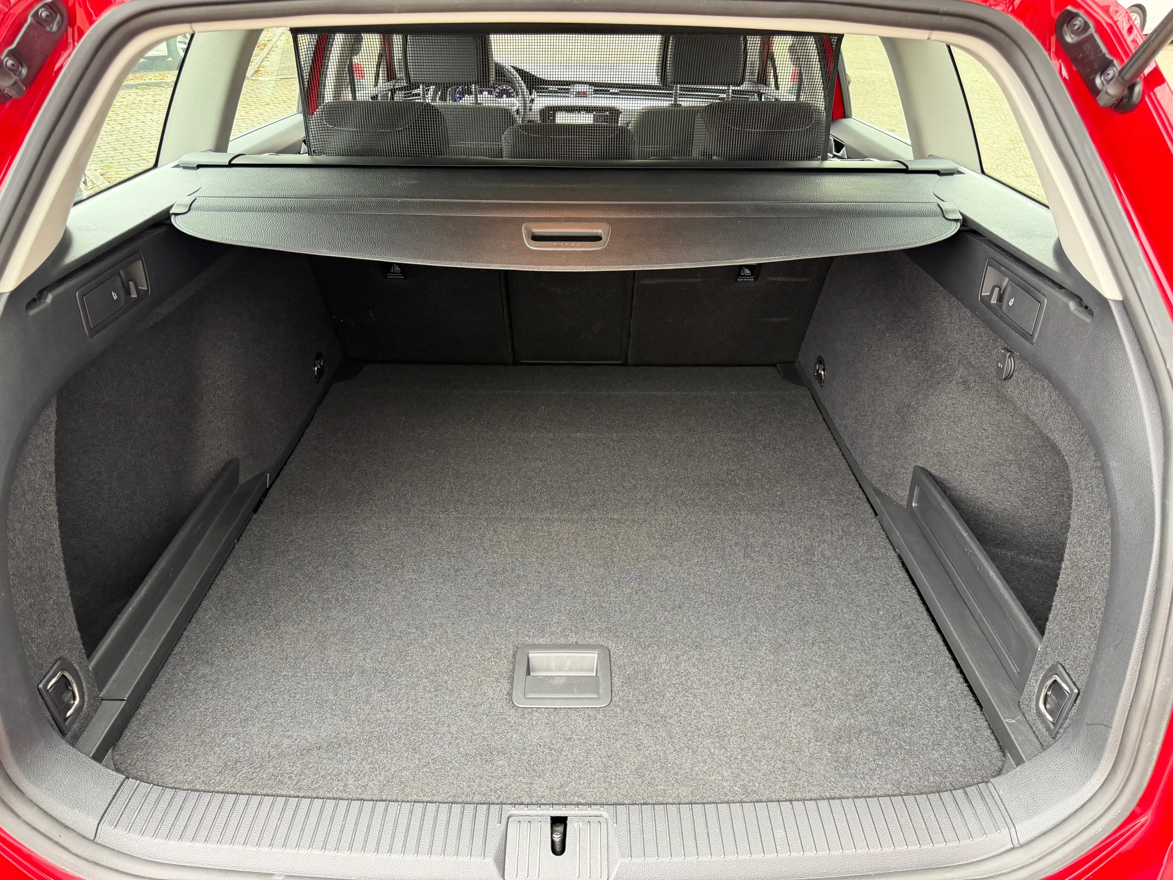 Volkswagen Passat Variant Business Massage RearView VZE ACC APP Virtual Digi — photo 13