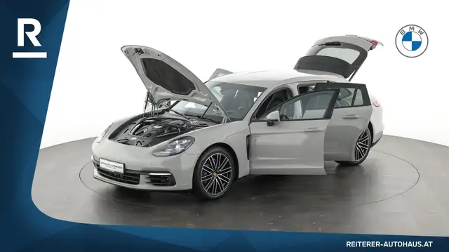 Porsche Panamera view 9