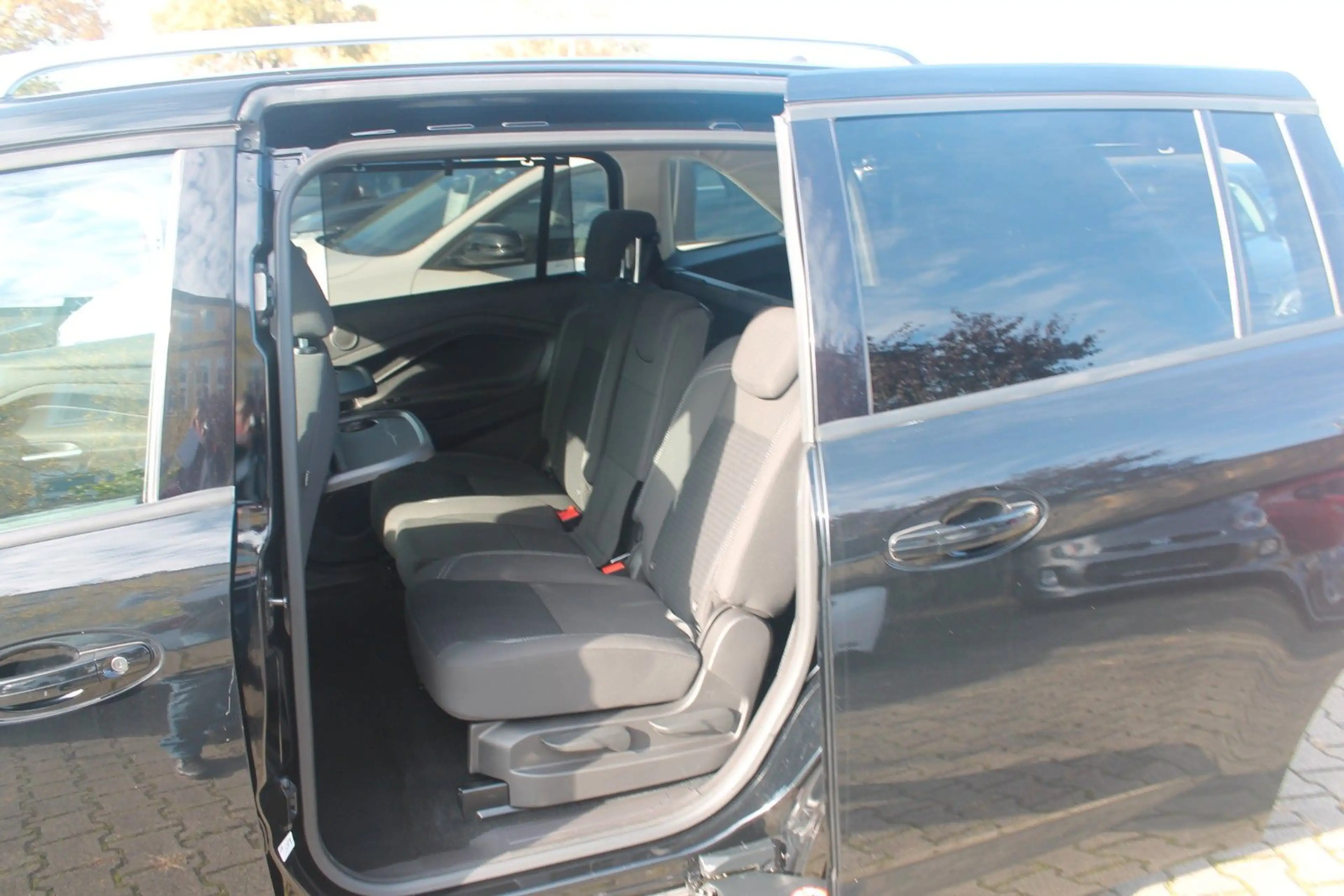 Ford Grand C-Max 1,5 EcoBoost Cool & Connect*7-Sitzer — photo 11