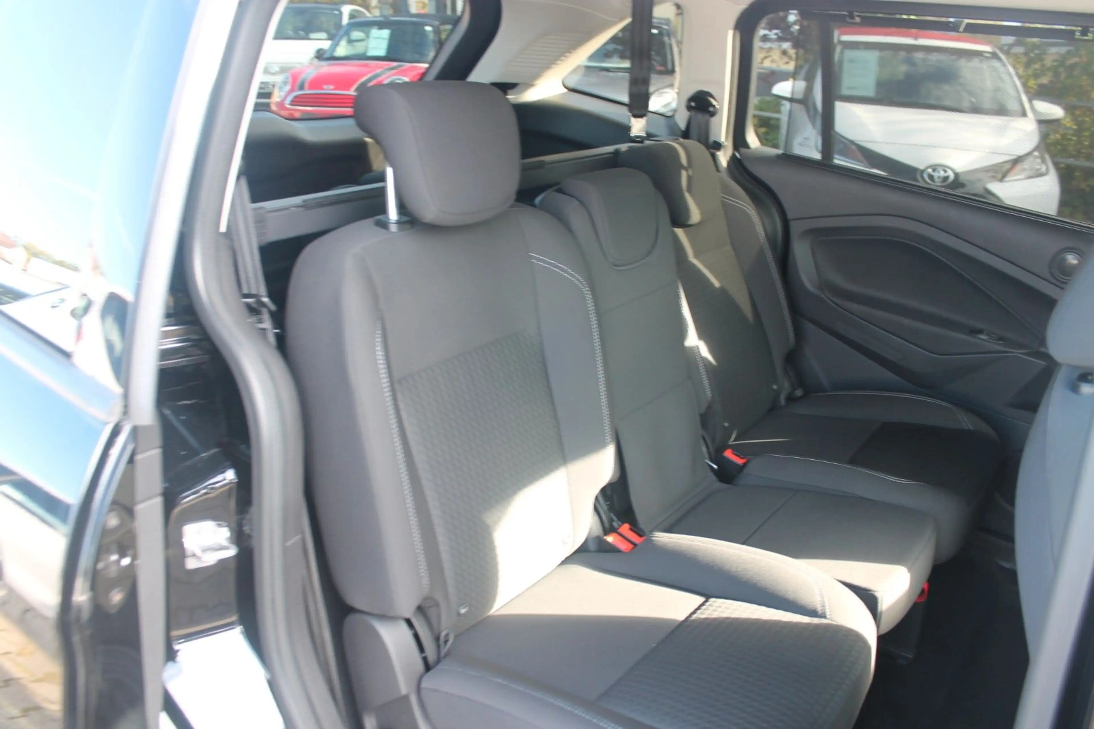 Ford Grand C-Max 1,5 EcoBoost Cool & Connect*7-Sitzer — photo 7