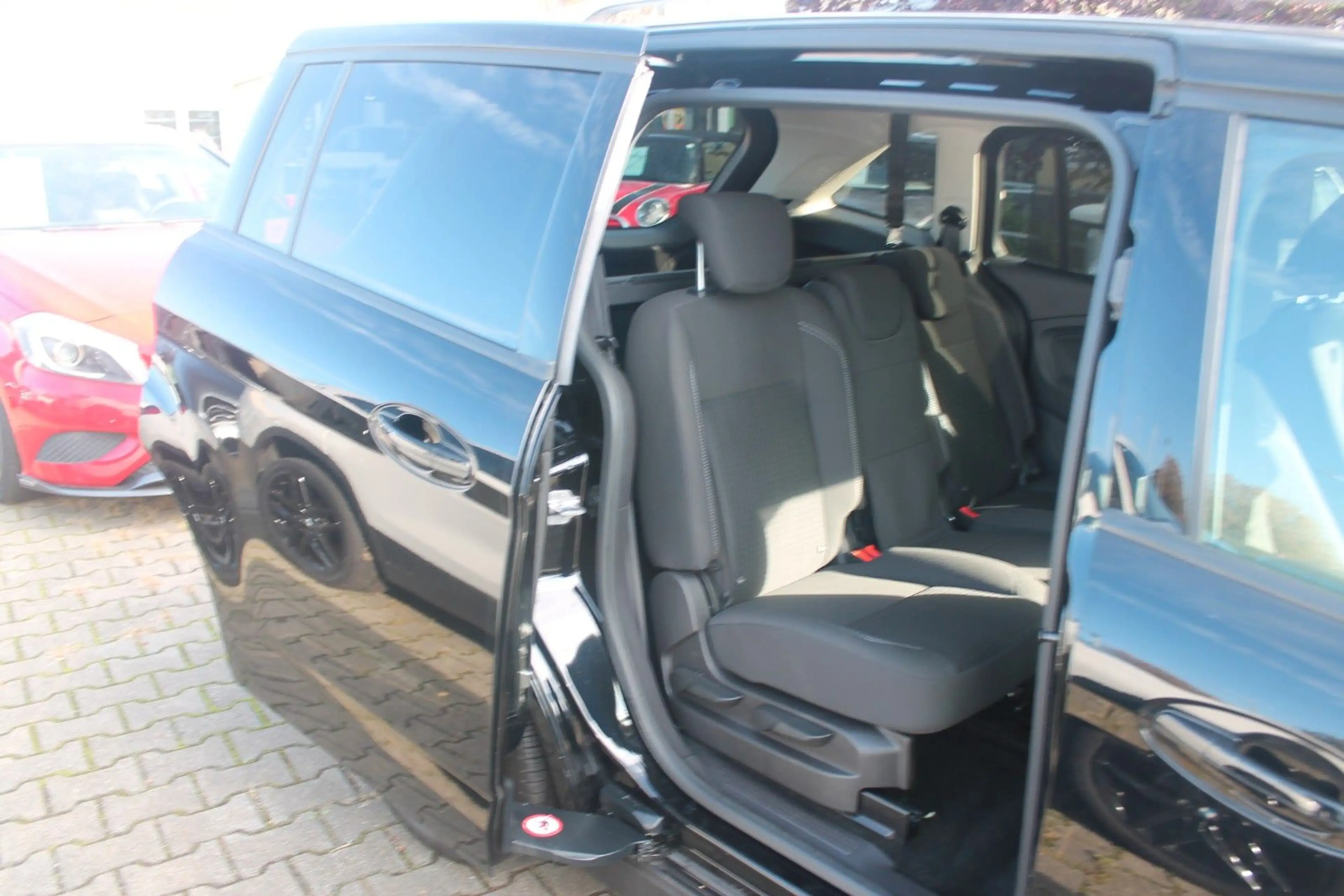 Ford Grand C-Max 1,5 EcoBoost Cool & Connect*7-Sitzer — photo 8