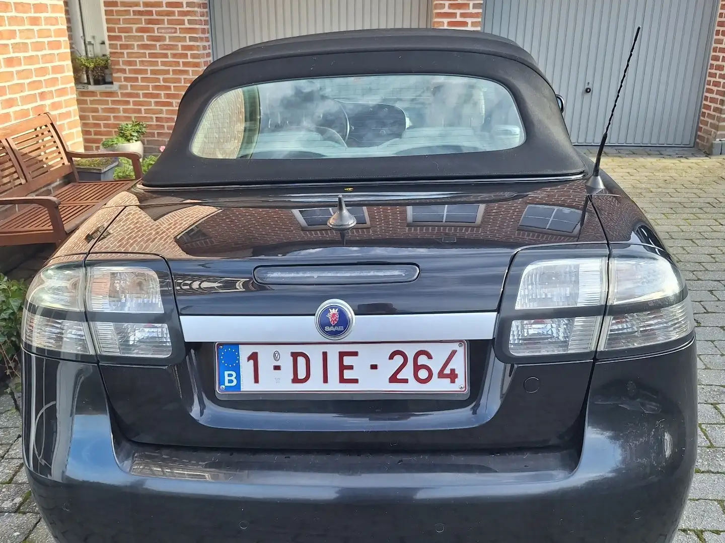 Saab 9-3 1.9 Cabriolet TiD DPF Linear Zwart - 1
