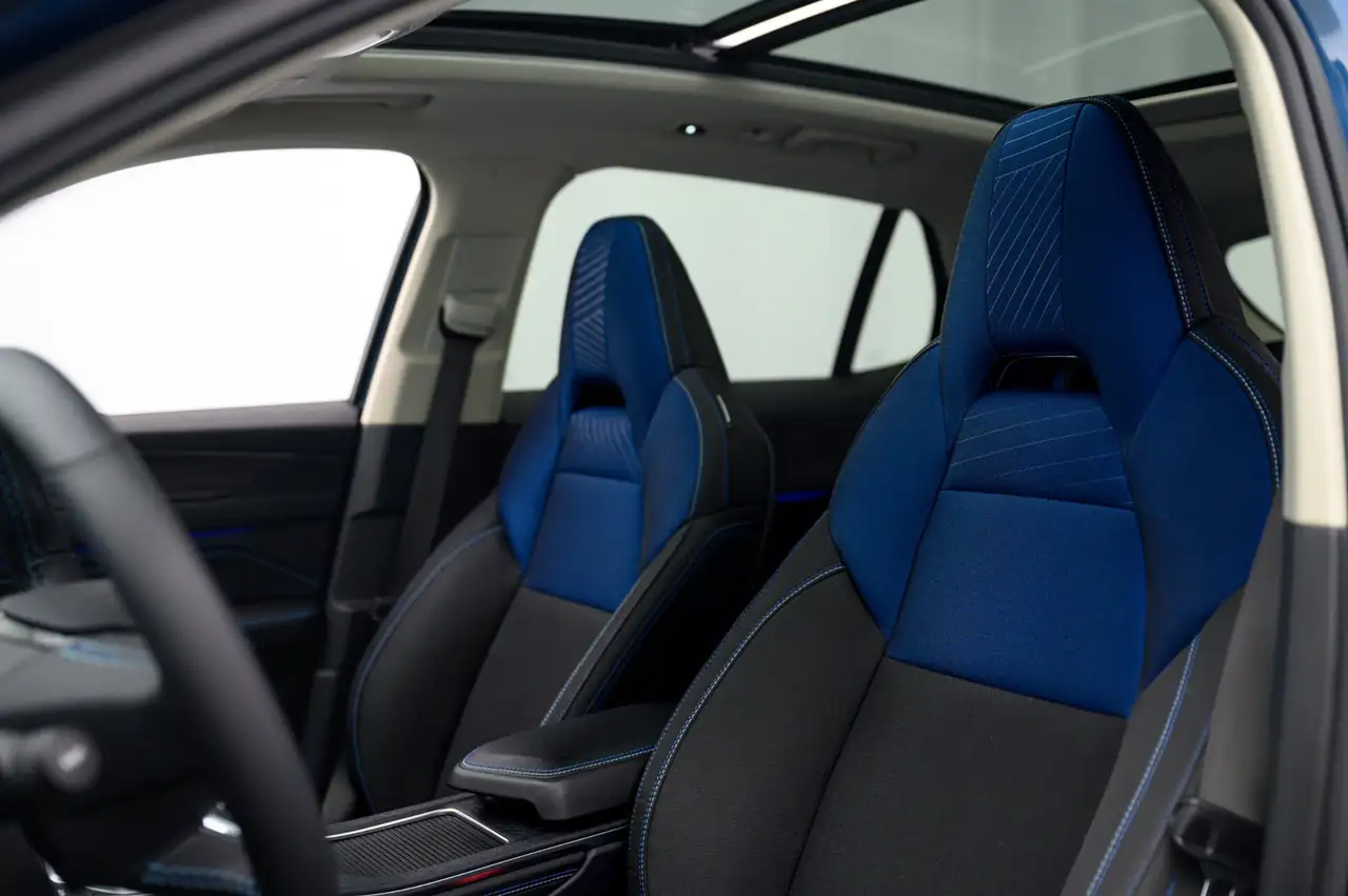 Lynk & Co 01 1.5 261PK Plug-in Hybrid * 360° Camera Pano/dak Ap 6