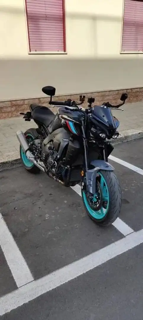 Yamaha MT-10 Gris - 1