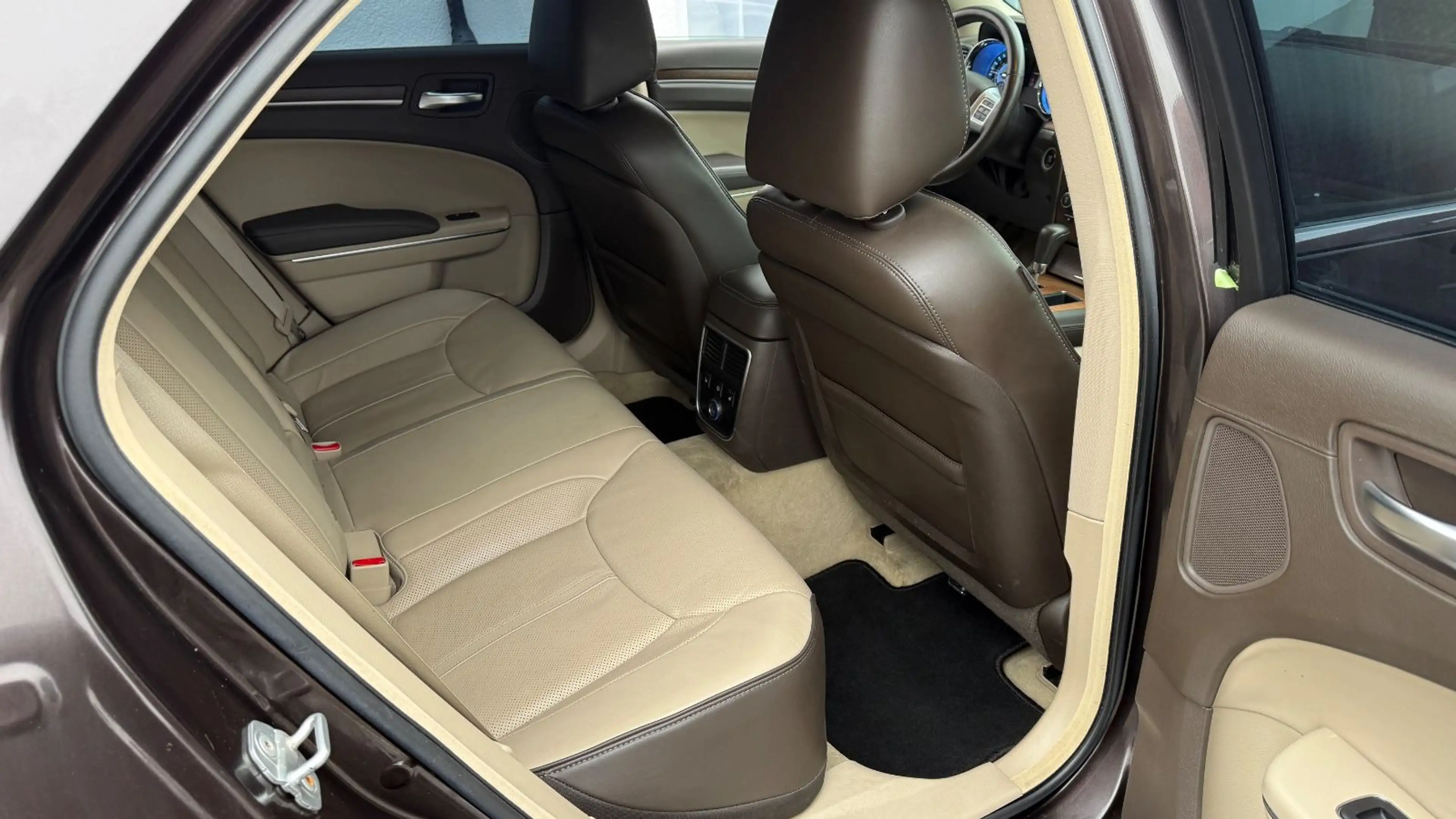 Lancia Thema 3.0 V6 #Automatik #Garantie #TÜV — photo 9