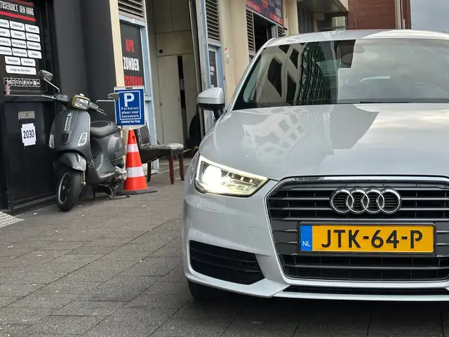 Audi A1 view 8