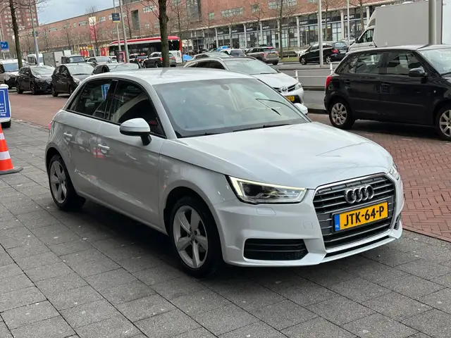 Audi A1 view 4