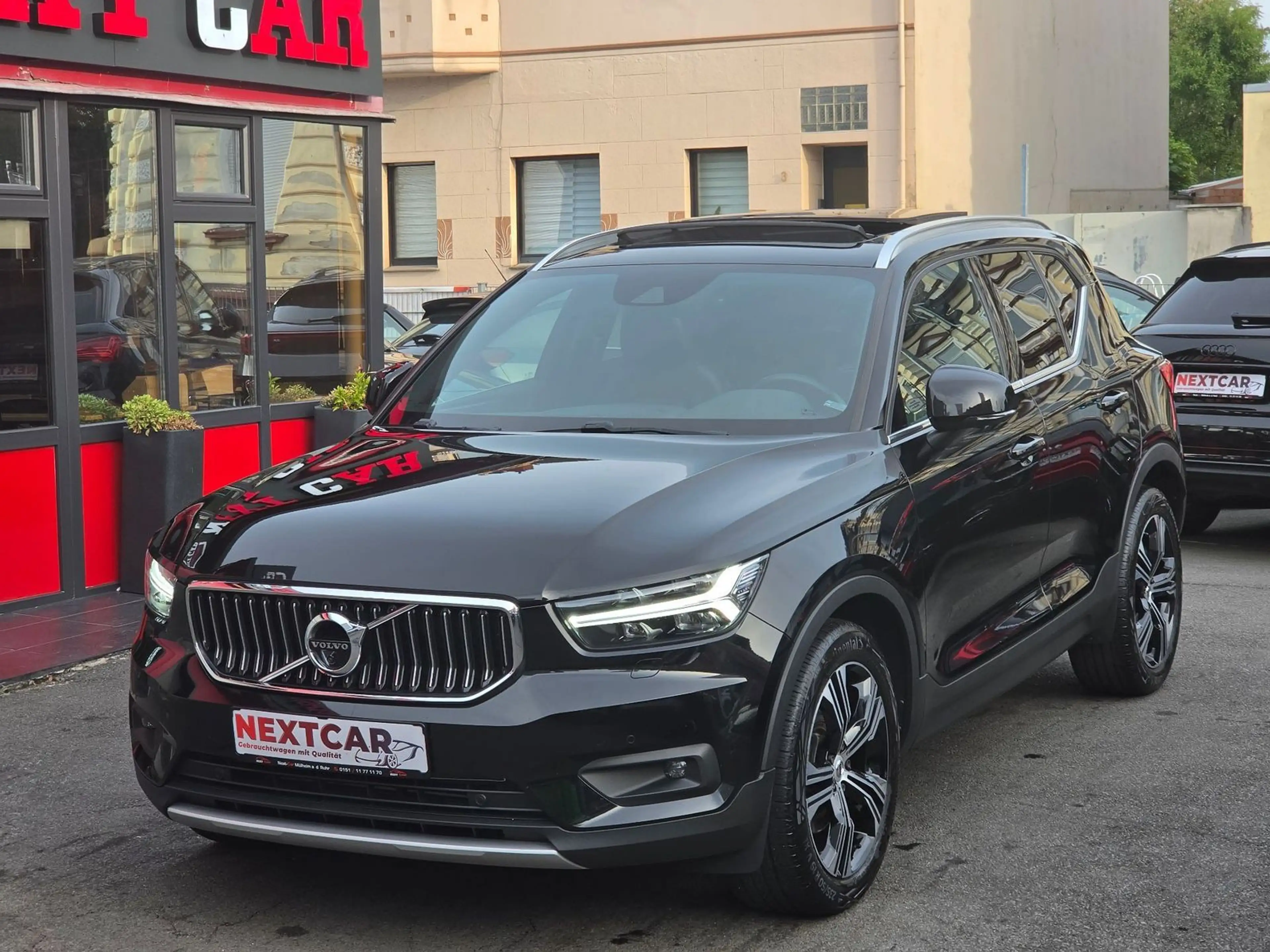 Volvo XC40 D4 AWD Inscription|Pano|360°|AHK|H&K — photo 4