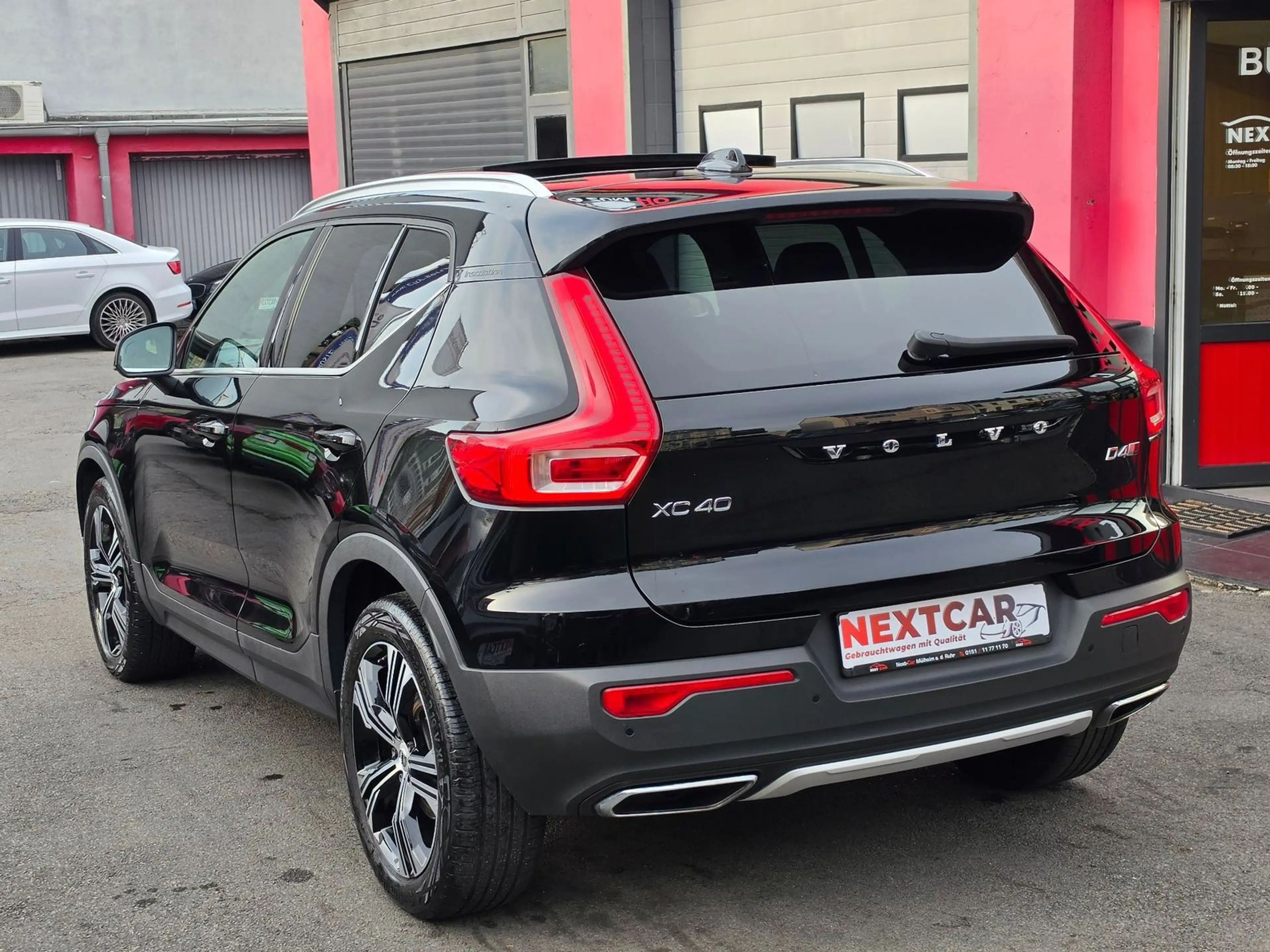 Volvo XC40 D4 AWD Inscription|Pano|360°|AHK|H&K — photo 7