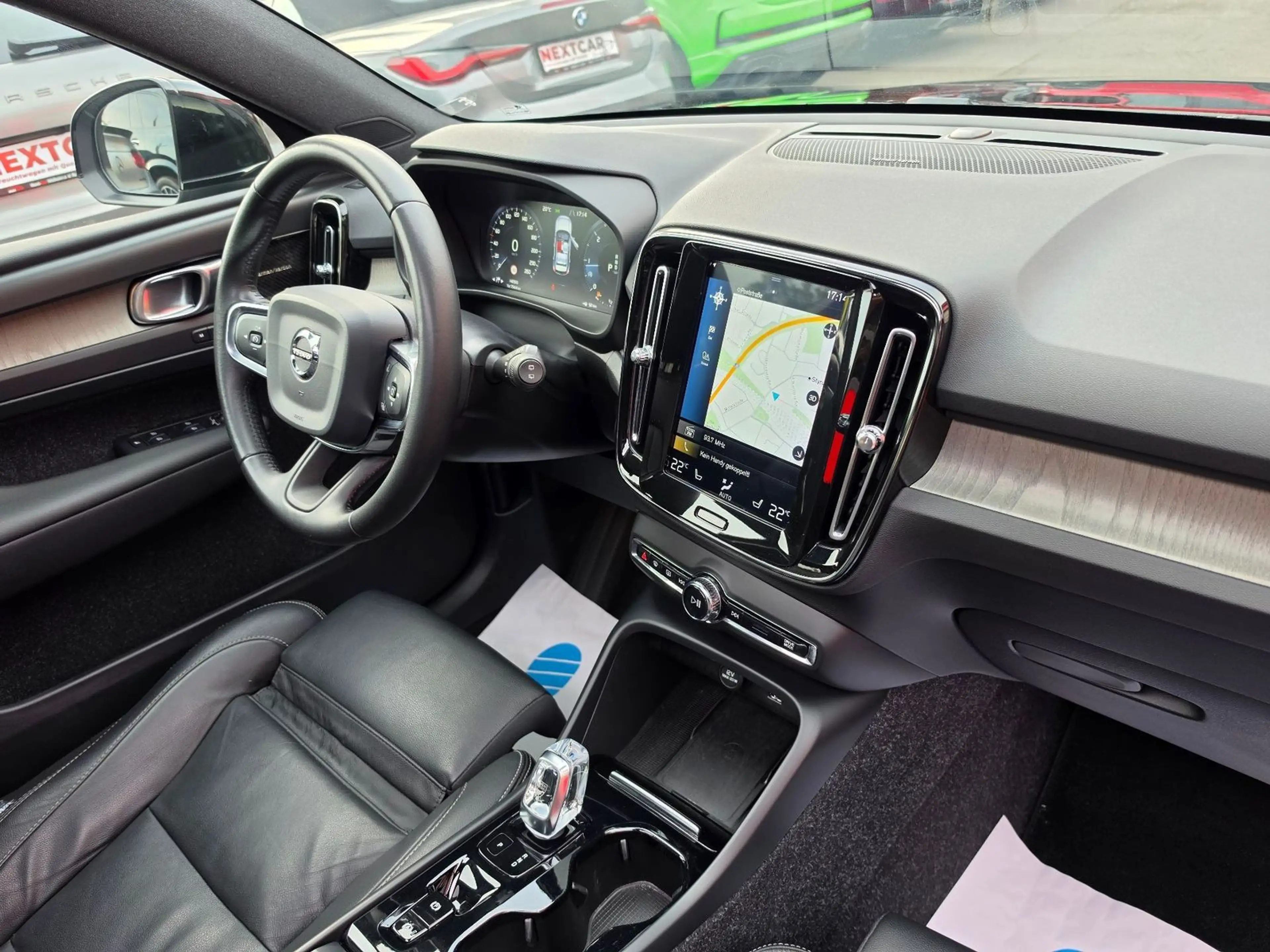 Volvo XC40 D4 AWD Inscription|Pano|360°|AHK|H&K — photo 11