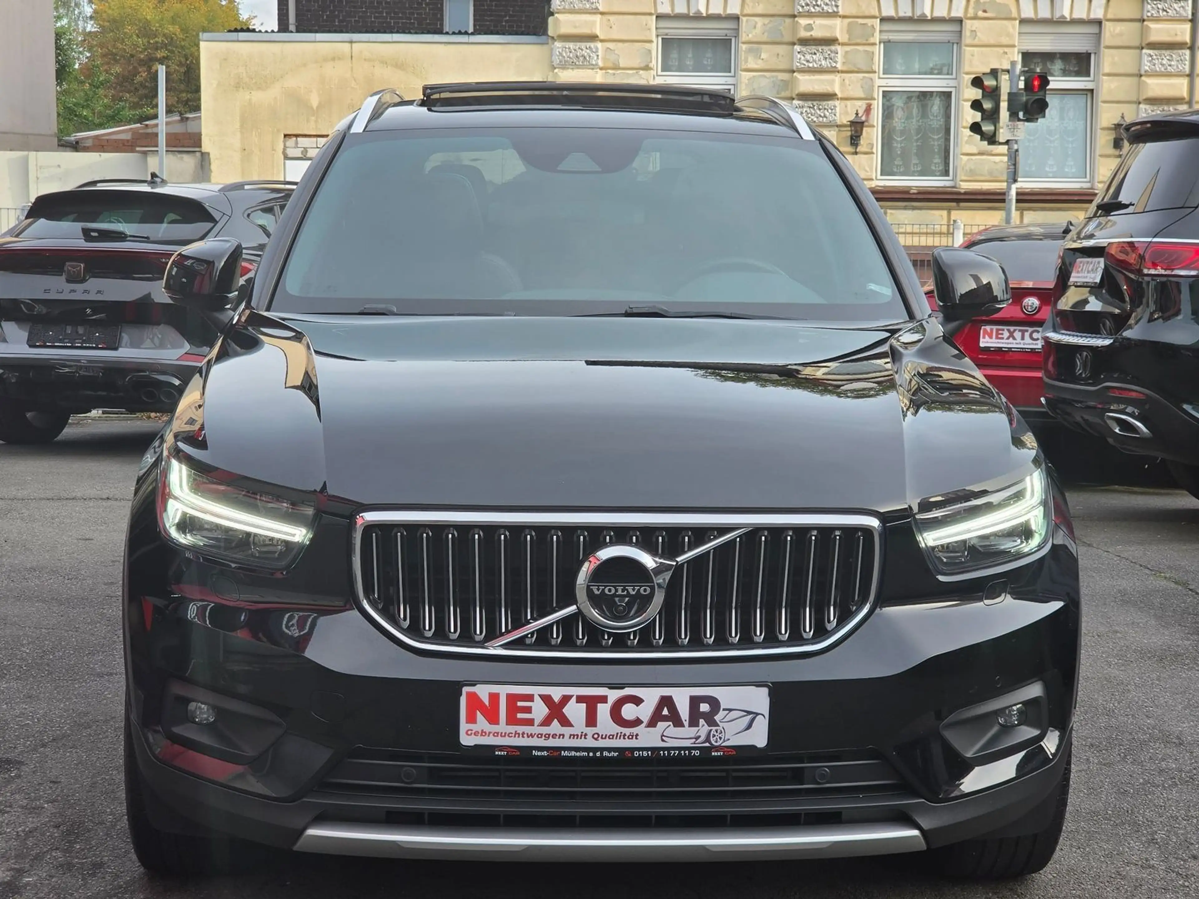Volvo XC40 D4 AWD Inscription|Pano|360°|AHK|H&K — photo 2