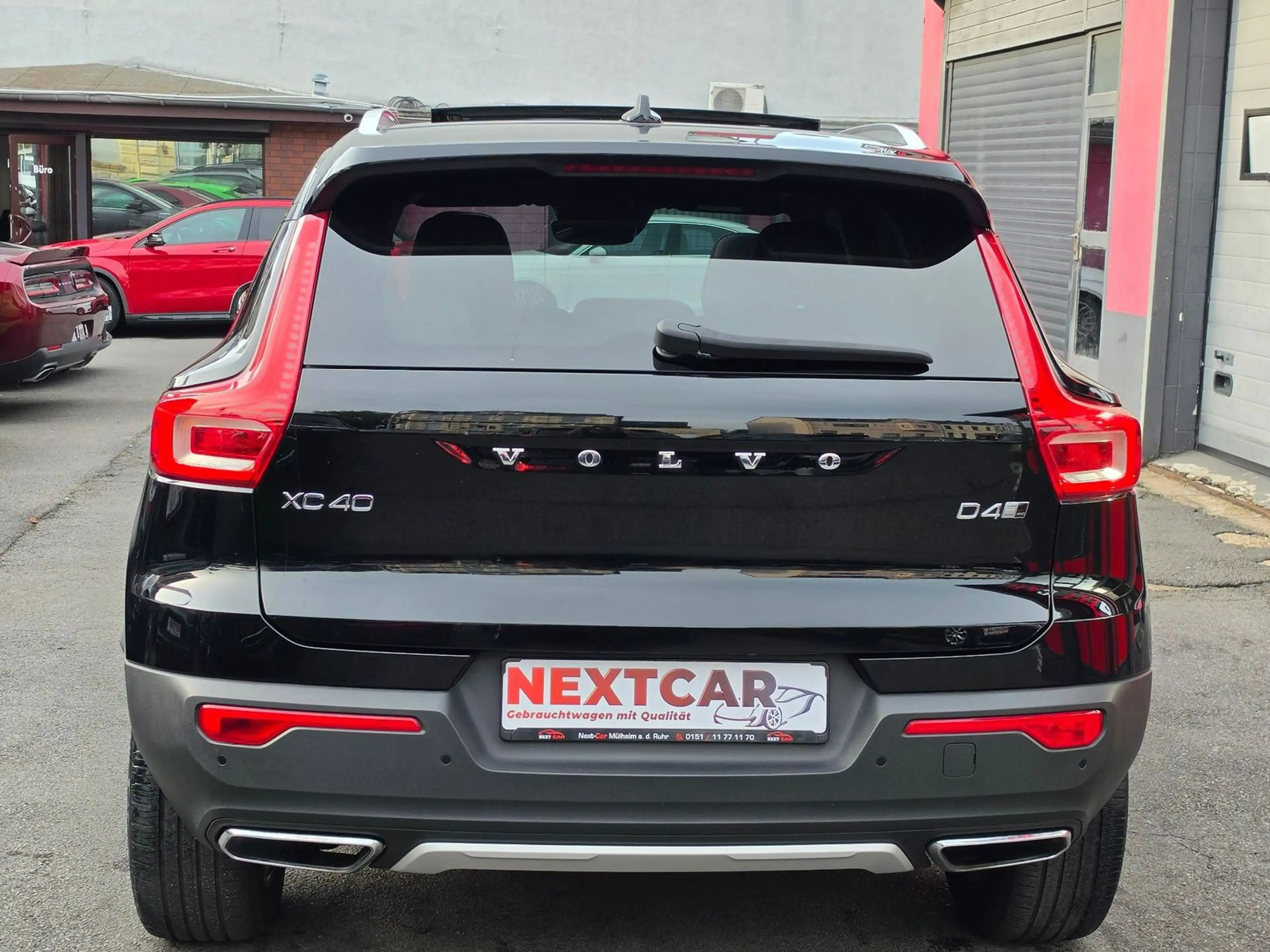 Volvo XC40 D4 AWD Inscription|Pano|360°|AHK|H&K — photo 6