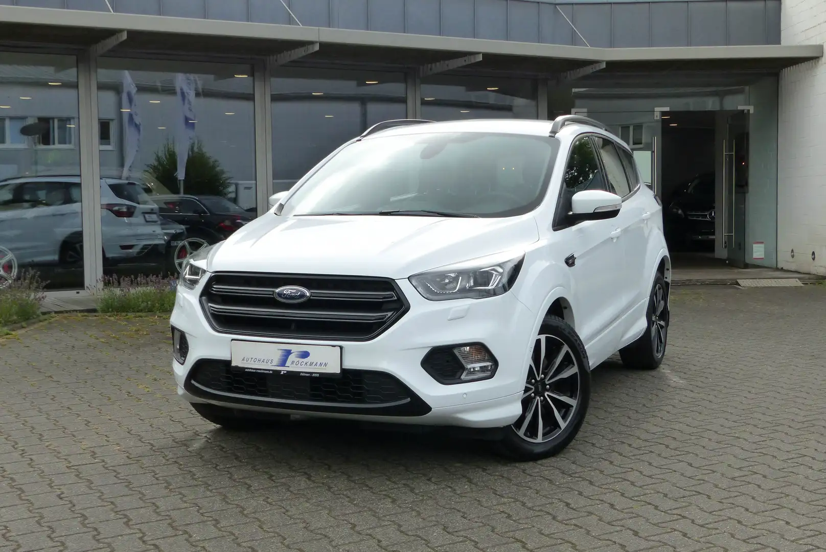 Ford Kuga ST-Line Aut. AHK Navi App PDC Weiß - 2