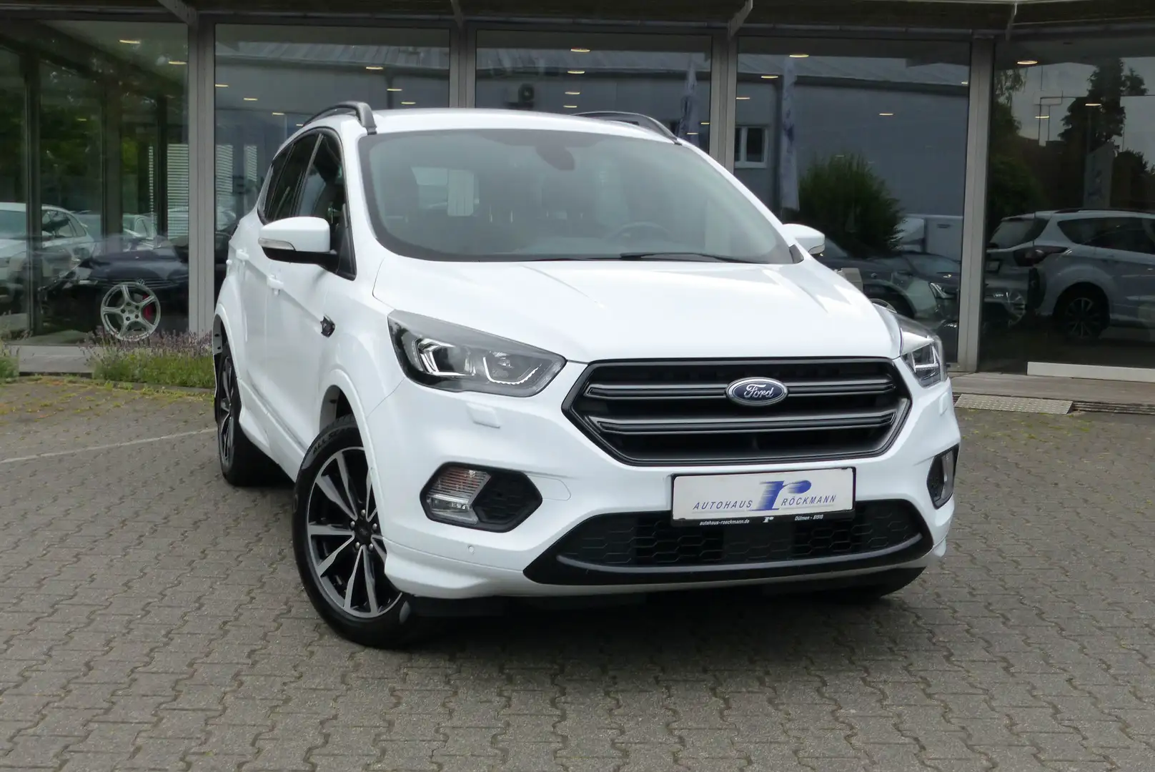 Ford Kuga ST-Line Aut. AHK Navi App PDC Weiß - 1