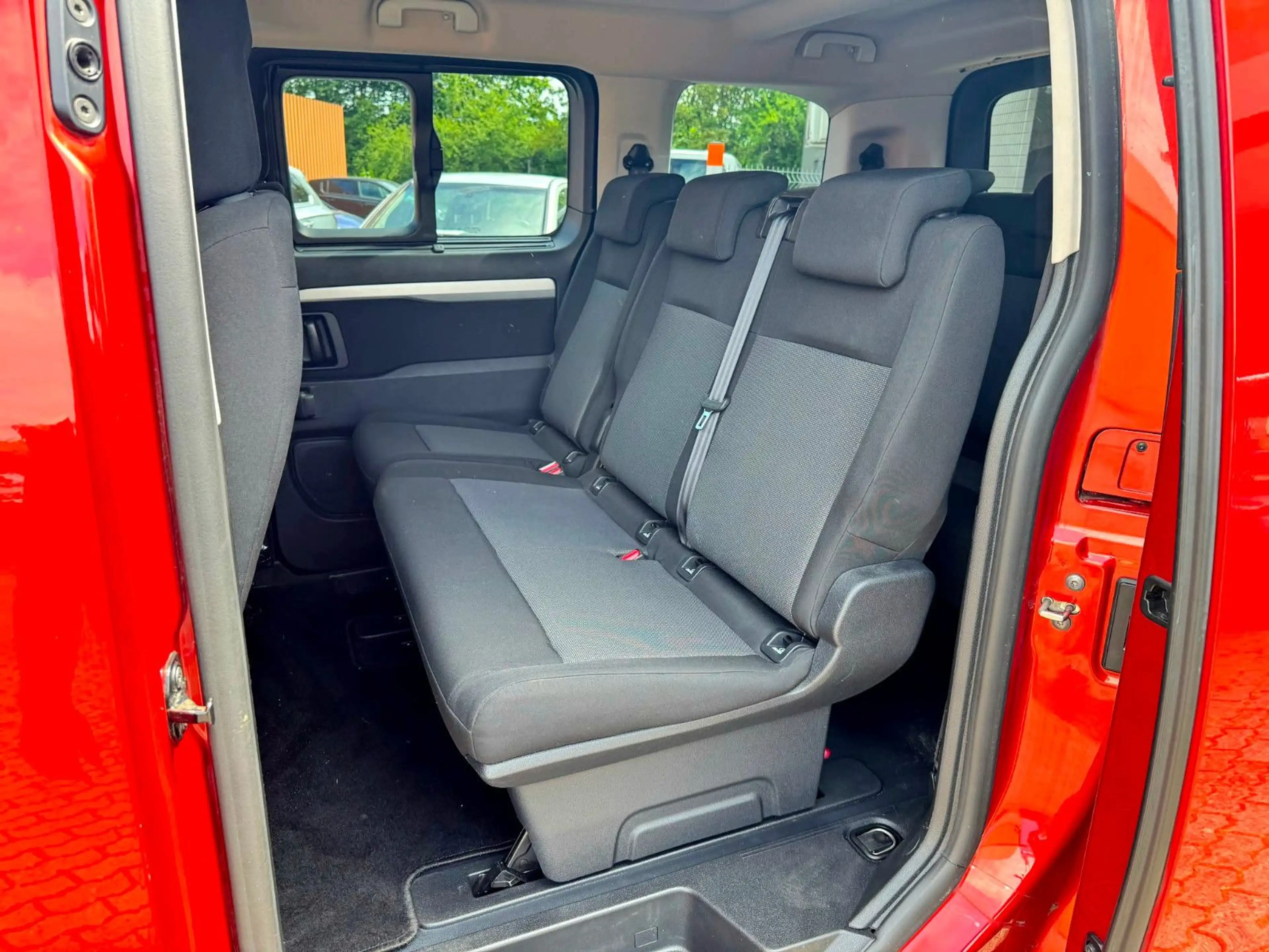 Peugeot Traveller Business L1 8Sitze,Kamera,Standheizung — photo 7