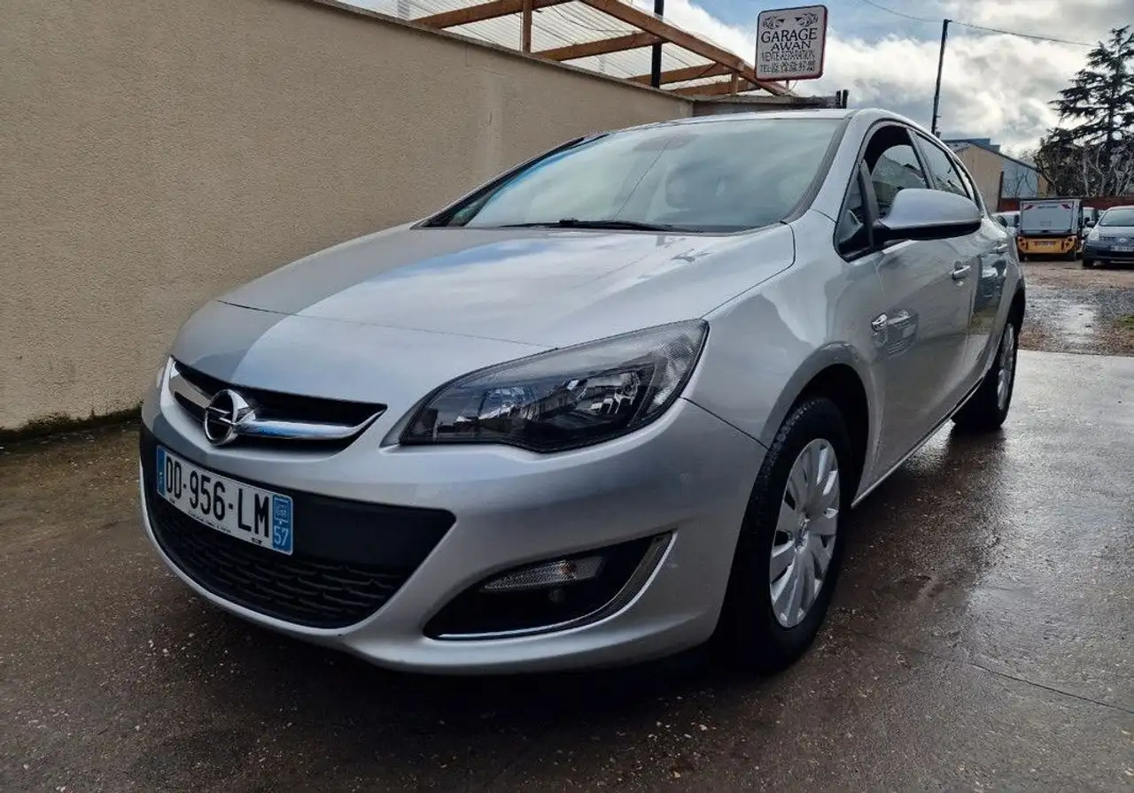 Opel Astra 1.7 cdti 110ch Ã©dition entretien a jour